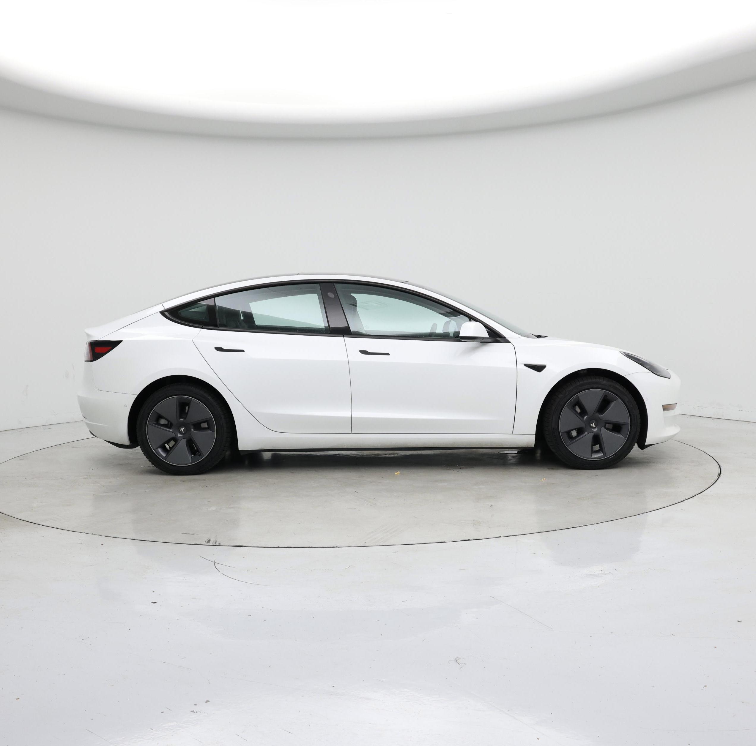 Thumbnail: 2022 Tesla Model 3 - 7