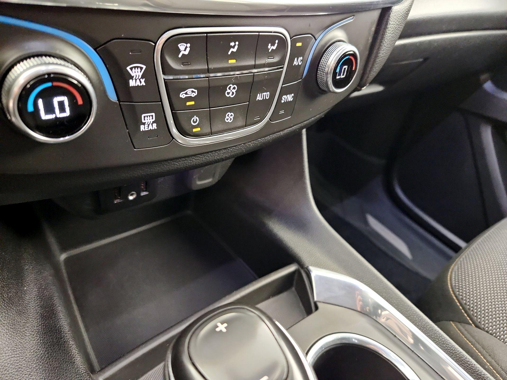 Thumbnail: 2020 Chevrolet Traverse - 16