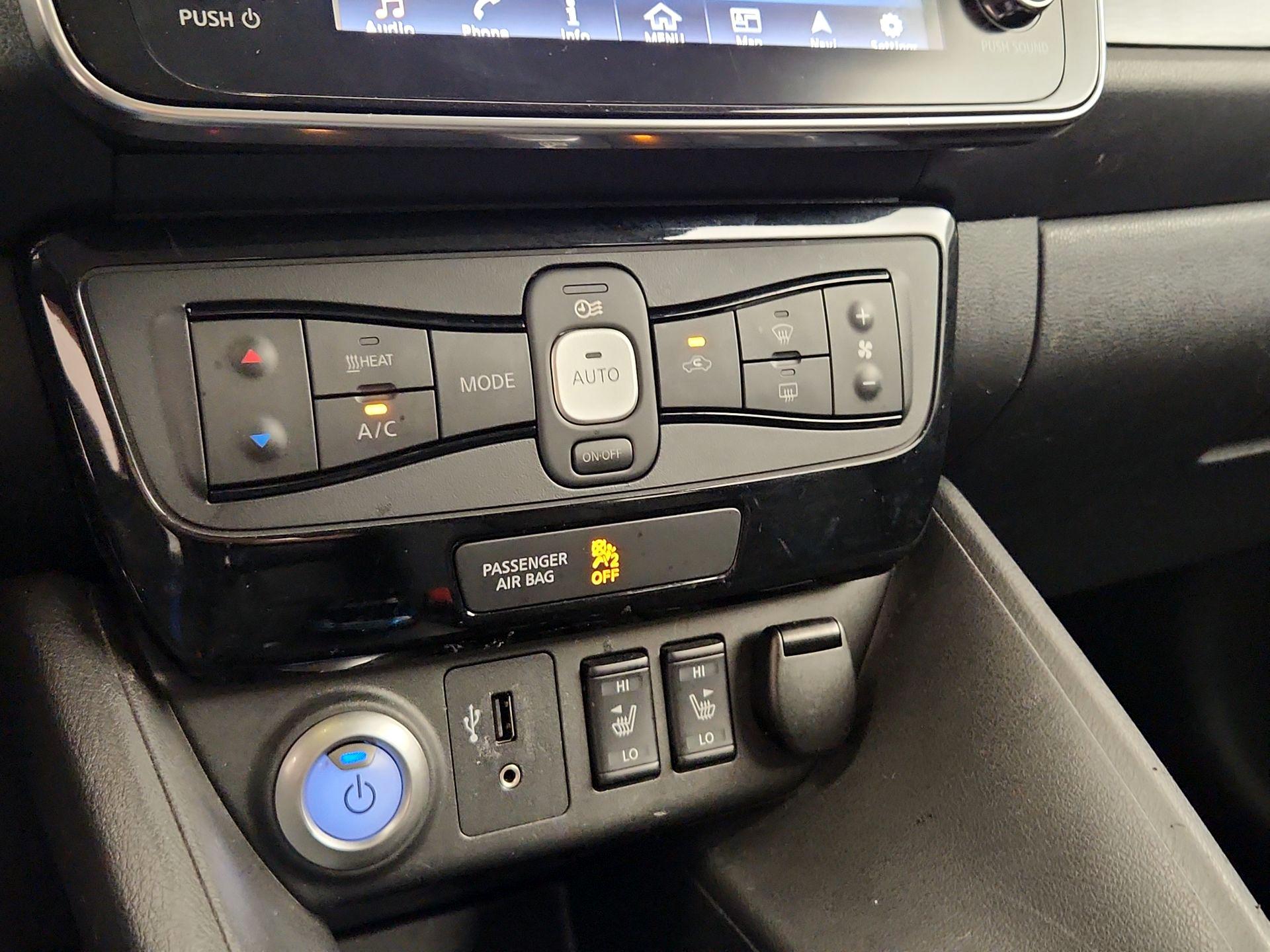 Thumbnail: 2019 Nissan Leaf - 17