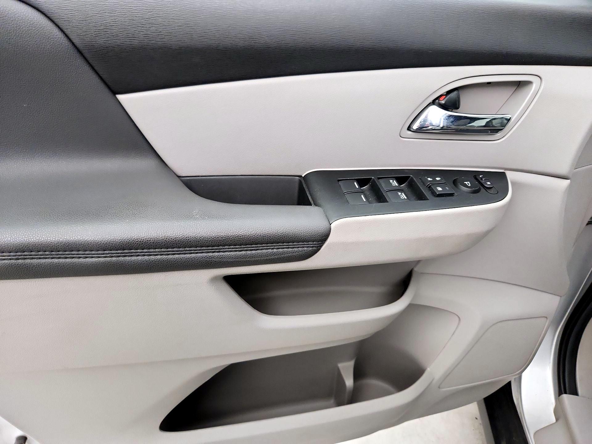 Thumbnail: 2014 Honda Odyssey - 12