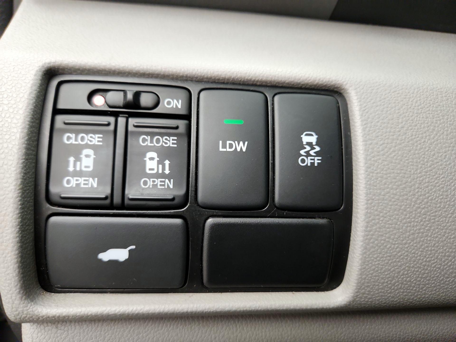 Thumbnail: 2014 Honda Odyssey - 13