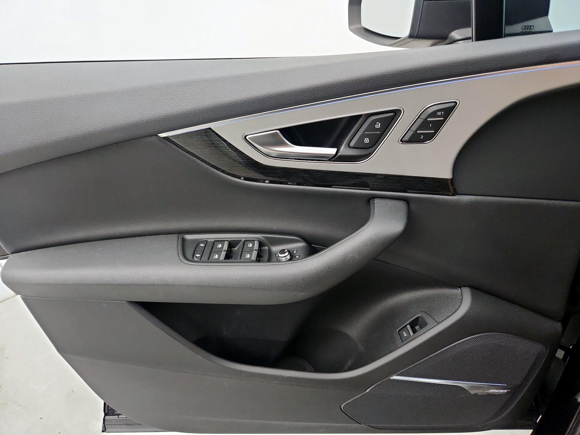 Thumbnail: 2019 Audi Q7 - 12
