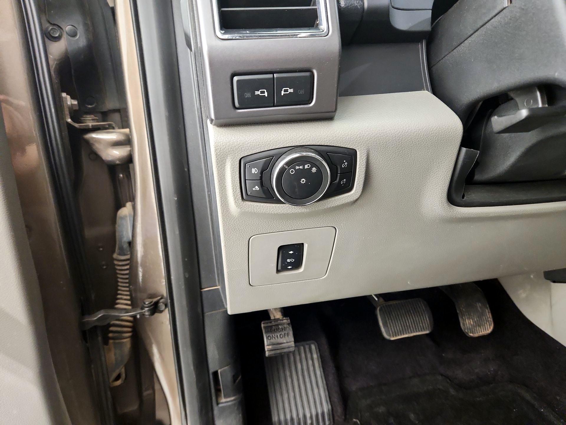 Thumbnail: 2017 Ford F-150 - 13