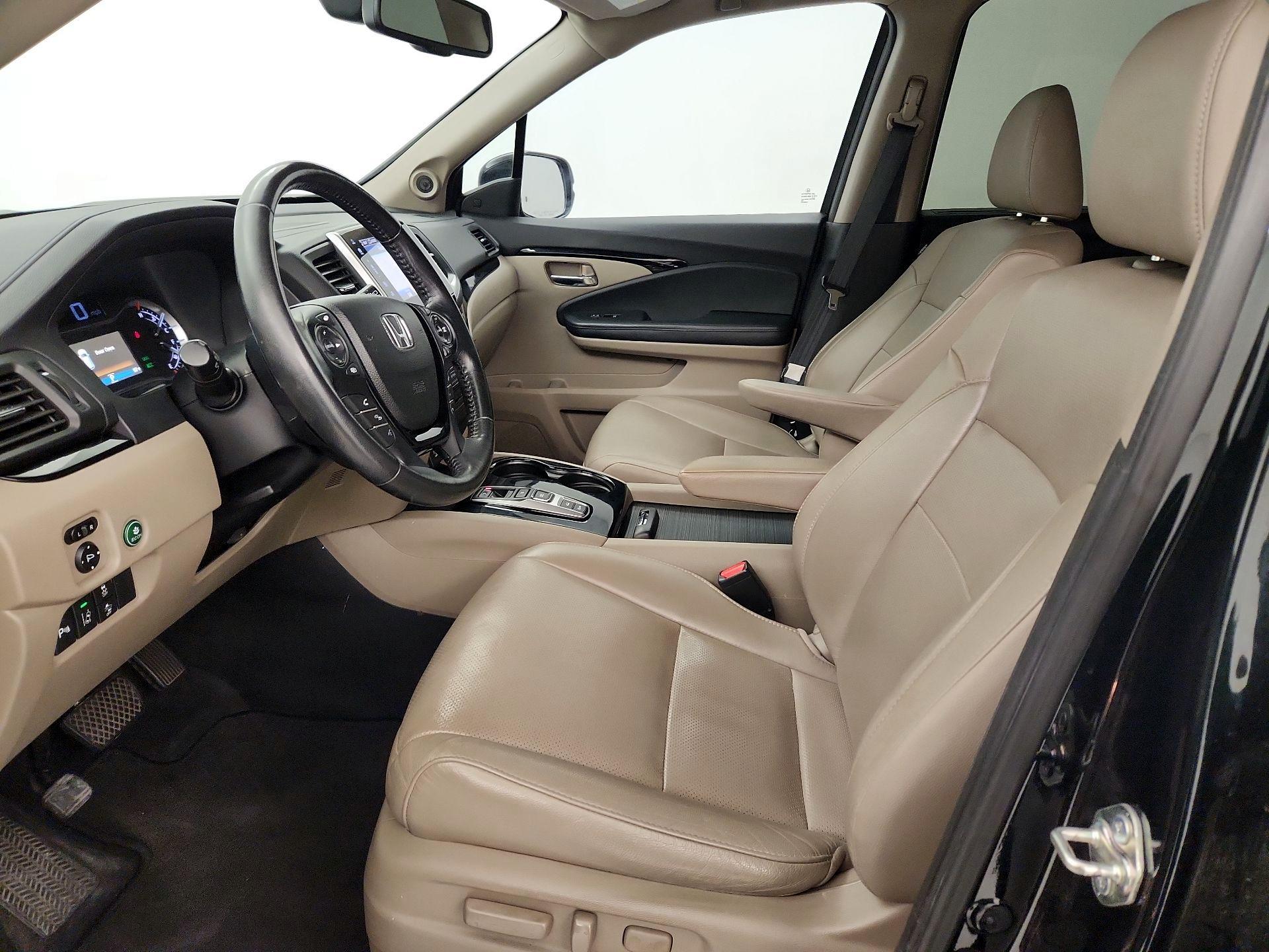 Thumbnail: 2017 Honda Pilot - 11