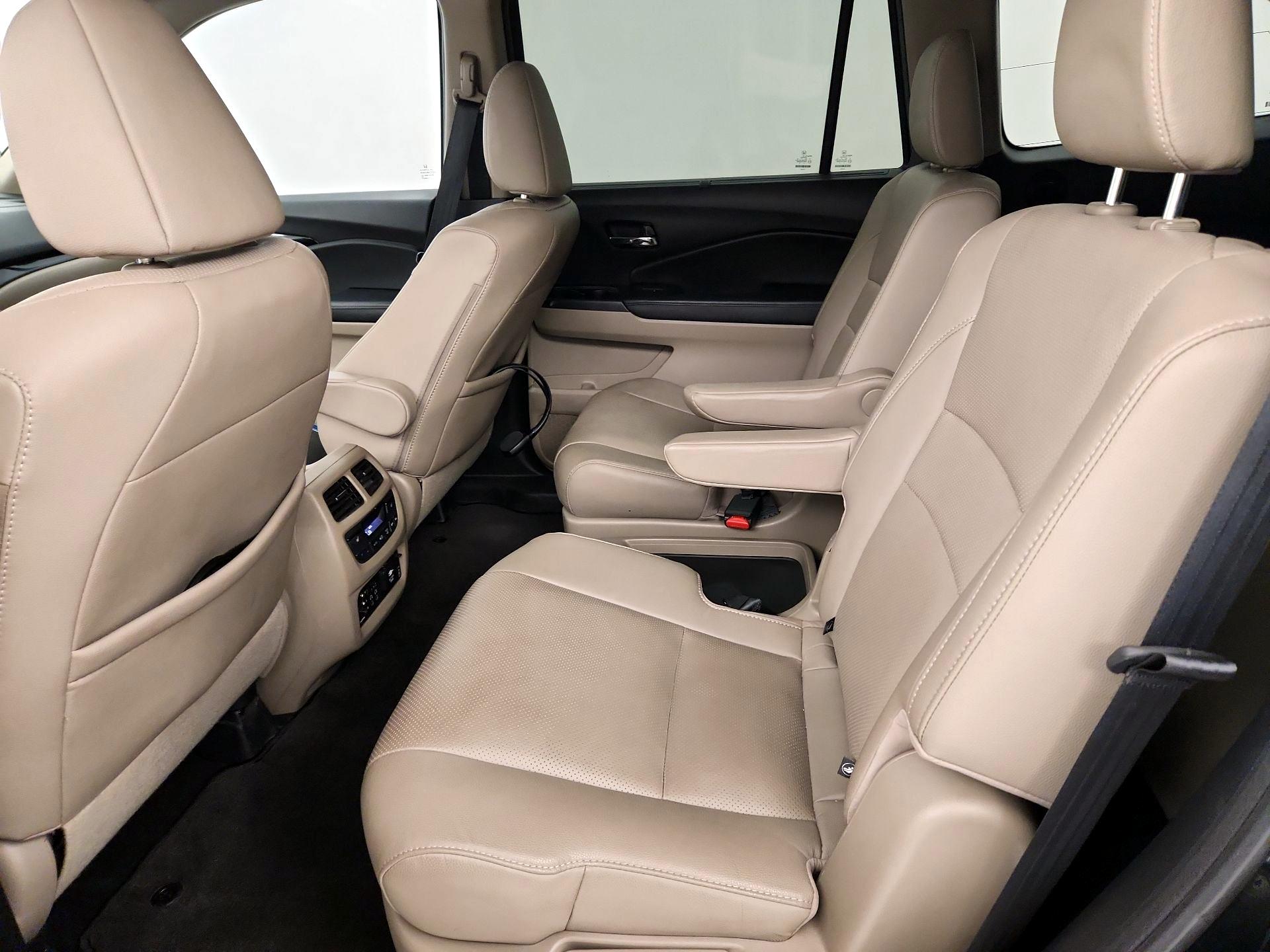 Thumbnail: 2017 Honda Pilot - 20