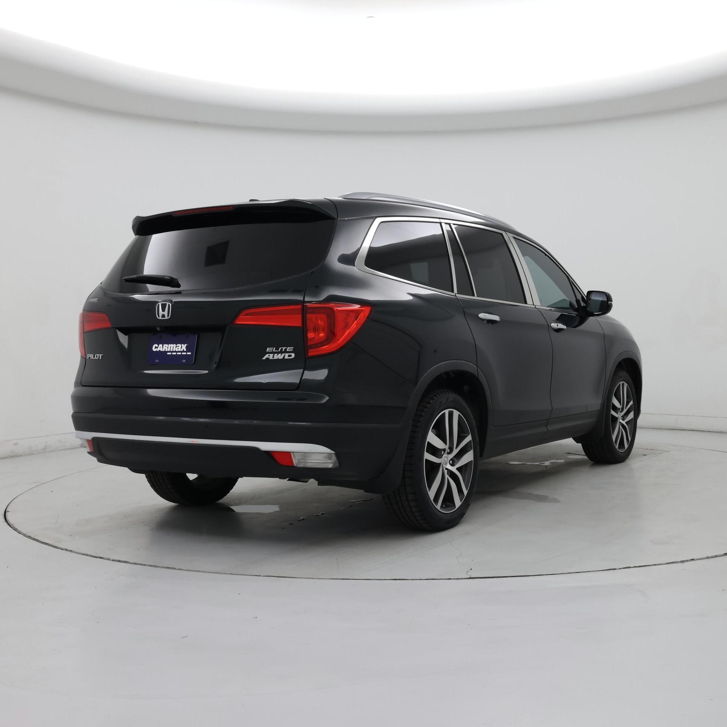 Thumbnail: 2017 Honda Pilot - 8