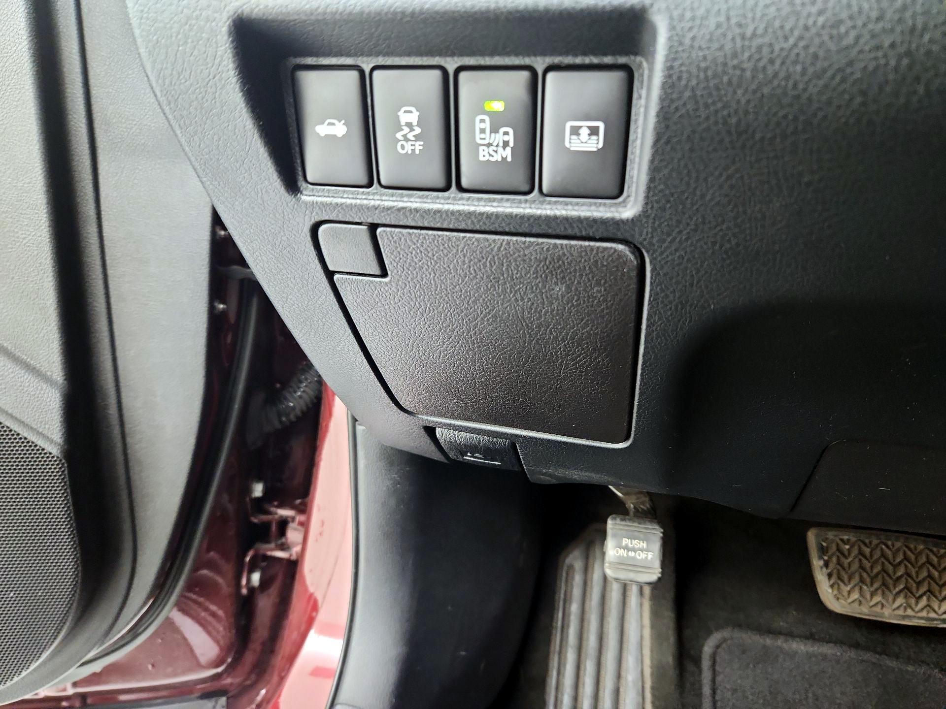 Thumbnail: 2015 Toyota Avalon - 13