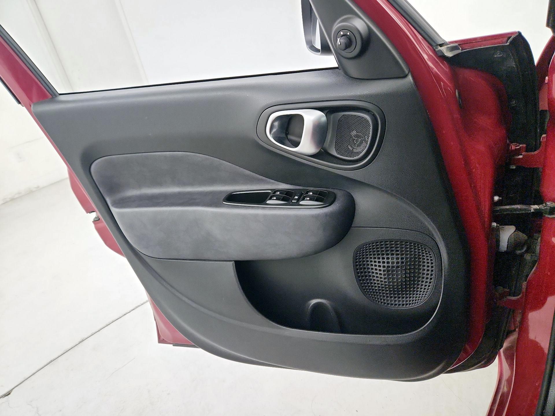 Thumbnail: 2014 Fiat 500L - 12