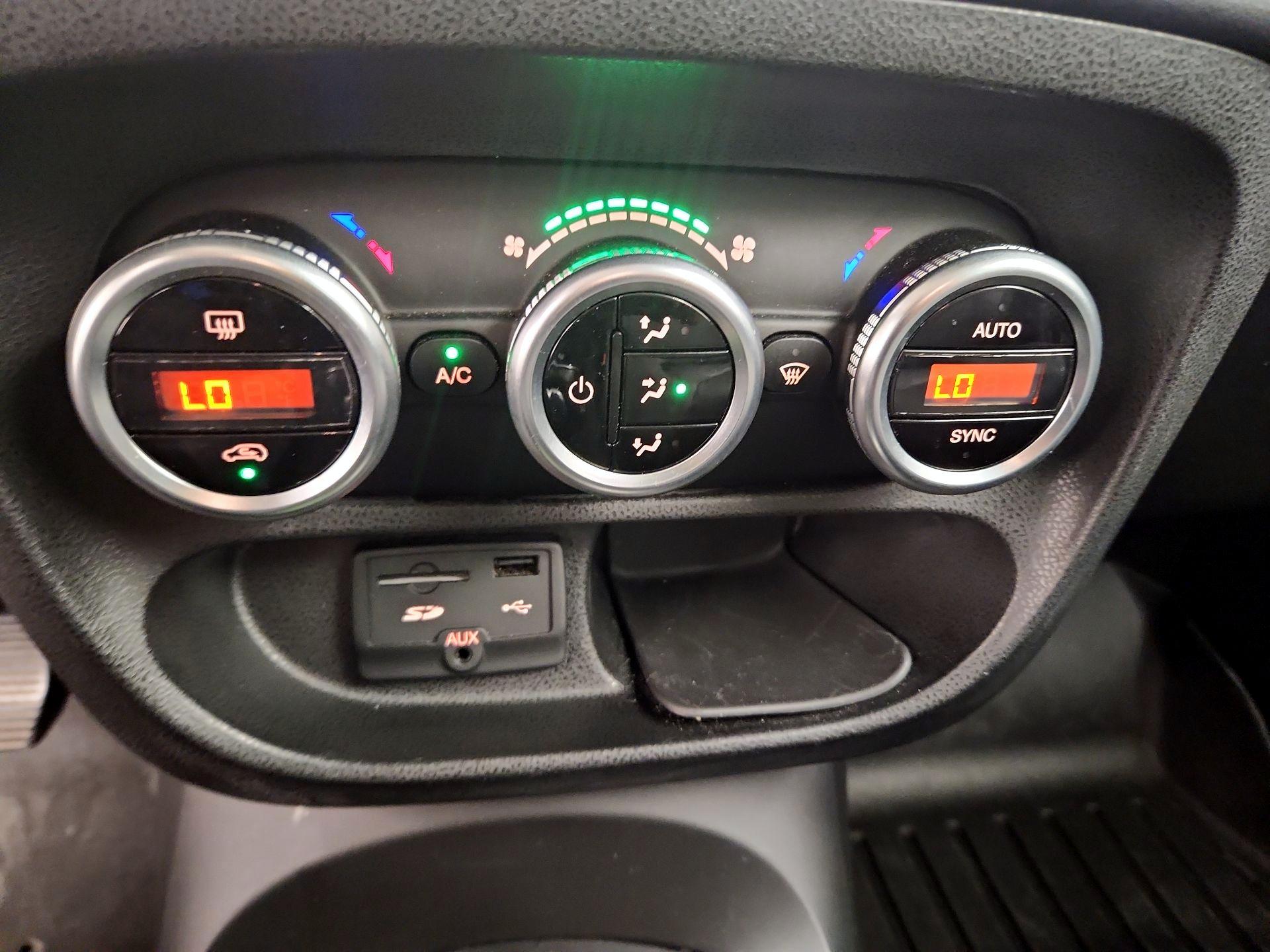 Thumbnail: 2014 Fiat 500L - 15