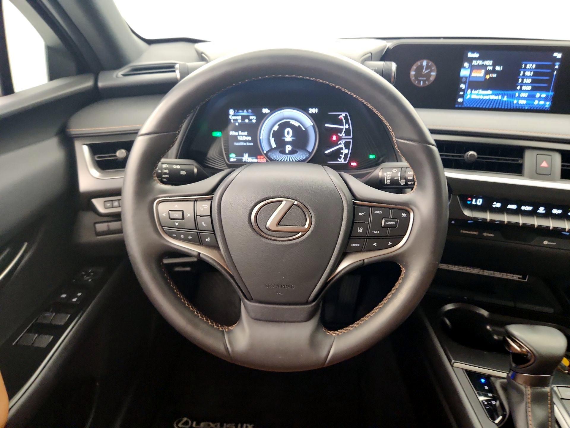 Thumbnail: 2021 Lexus UX - 10