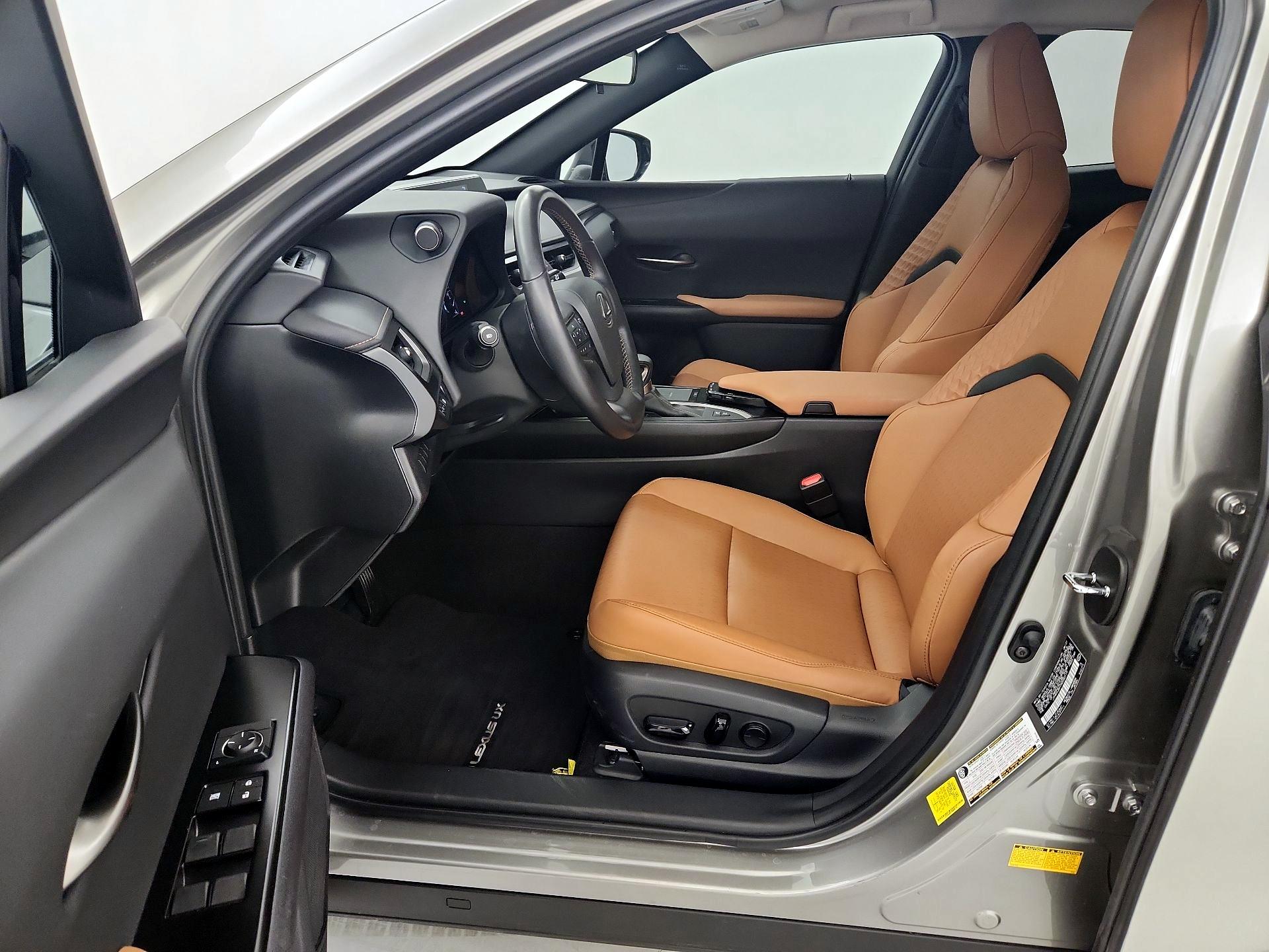 Thumbnail: 2021 Lexus UX - 11