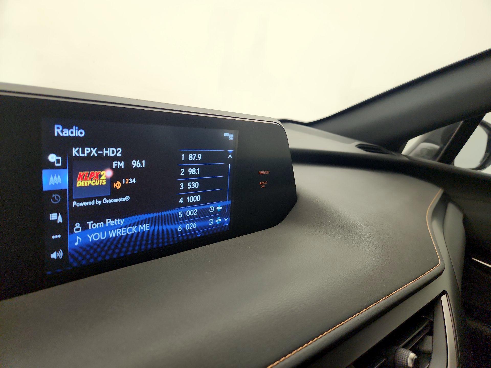 Thumbnail: 2021 Lexus UX - 15