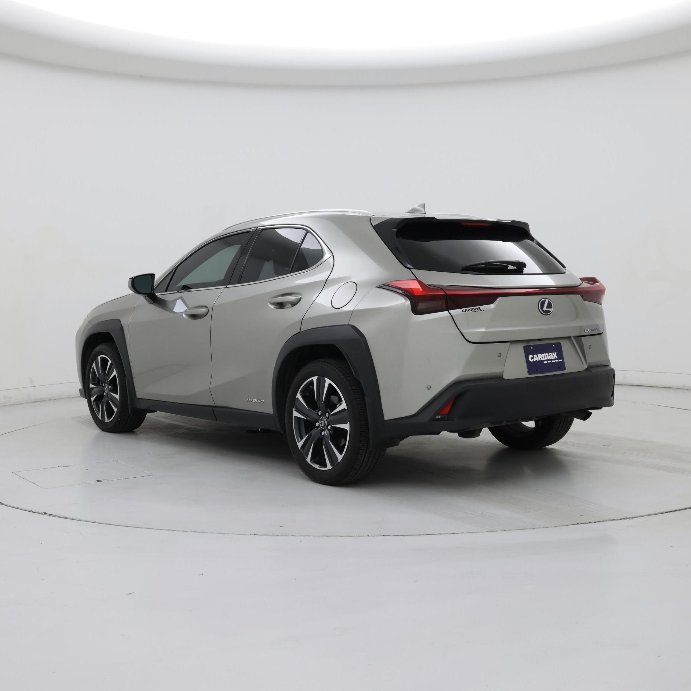 Thumbnail: 2021 Lexus UX - 2
