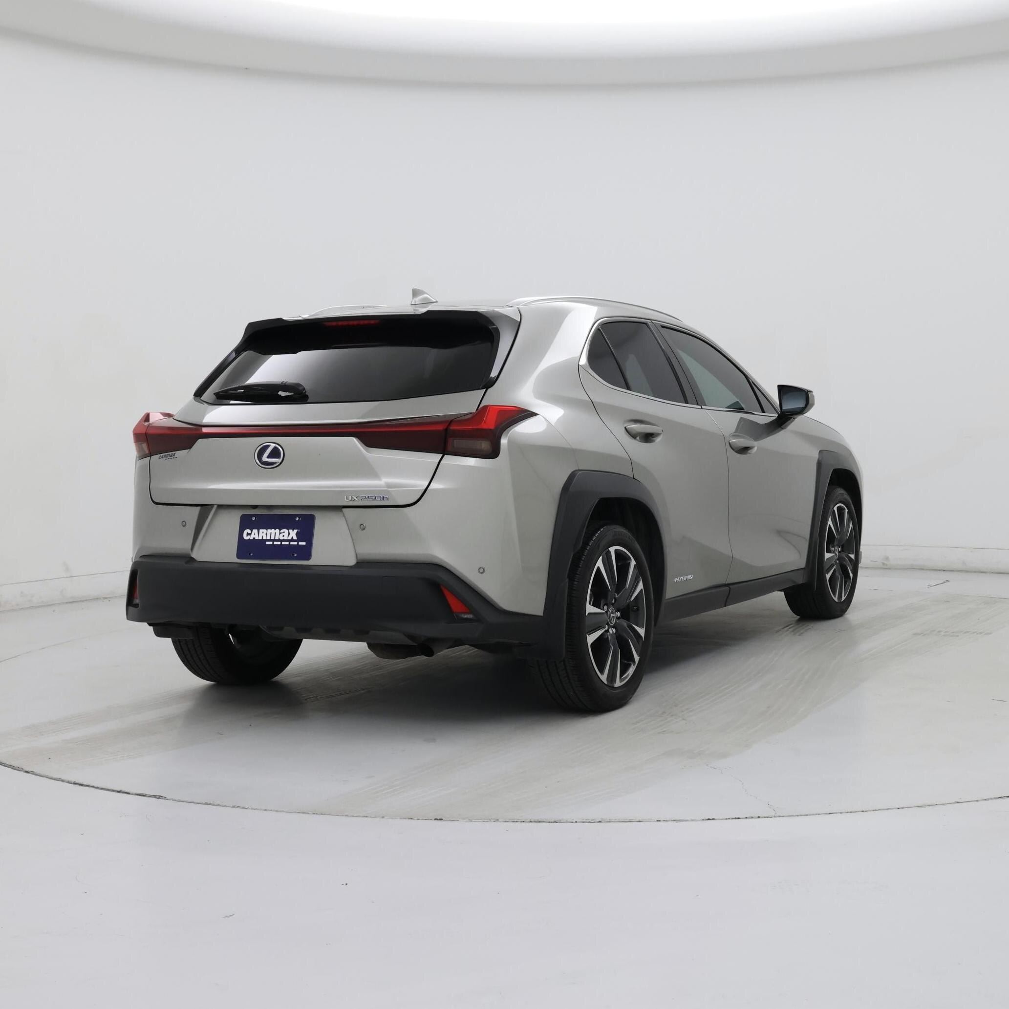 Thumbnail: 2021 Lexus UX - 8