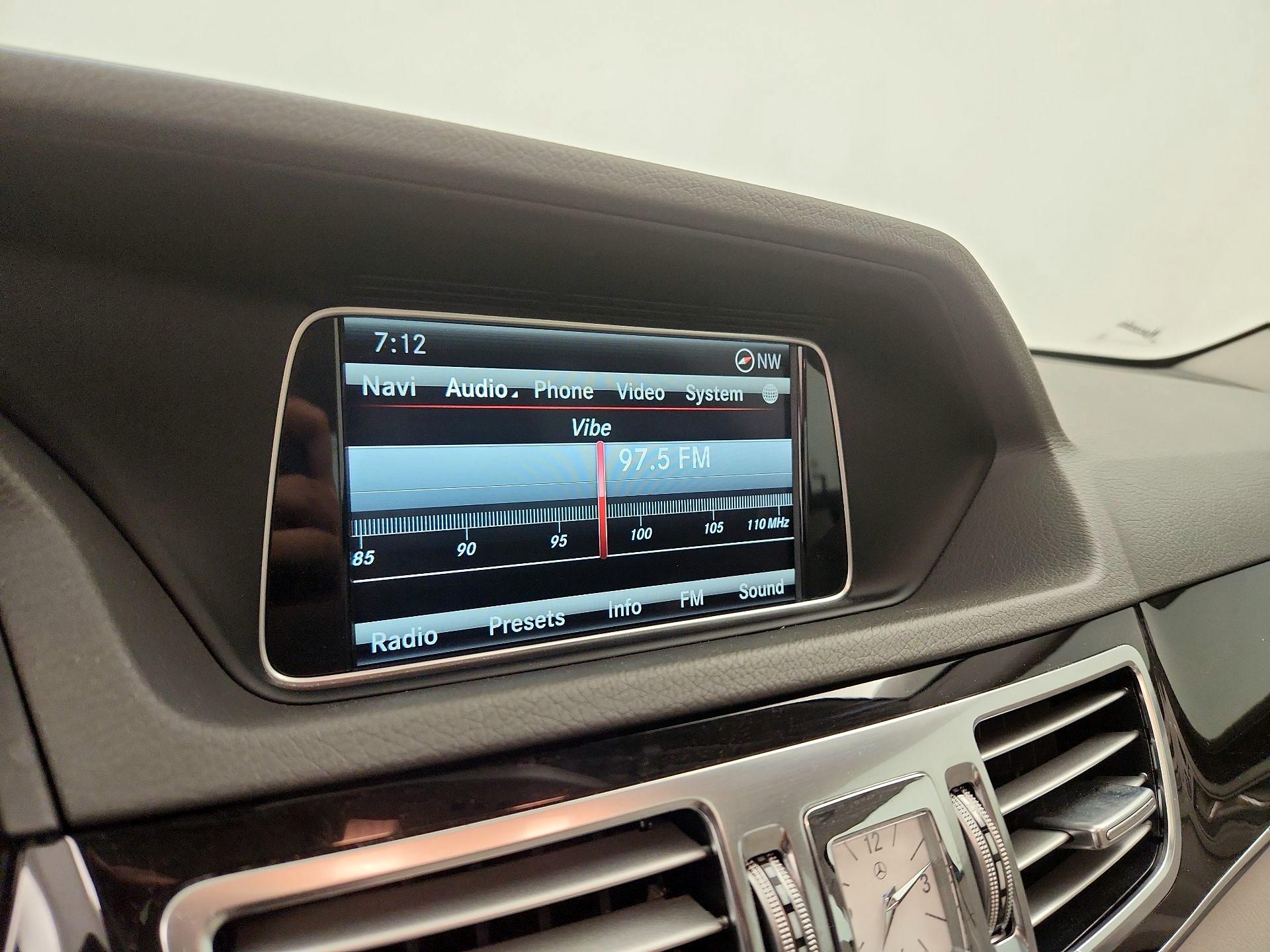 Thumbnail: 2014 Mercedes-Benz E-Class - 15