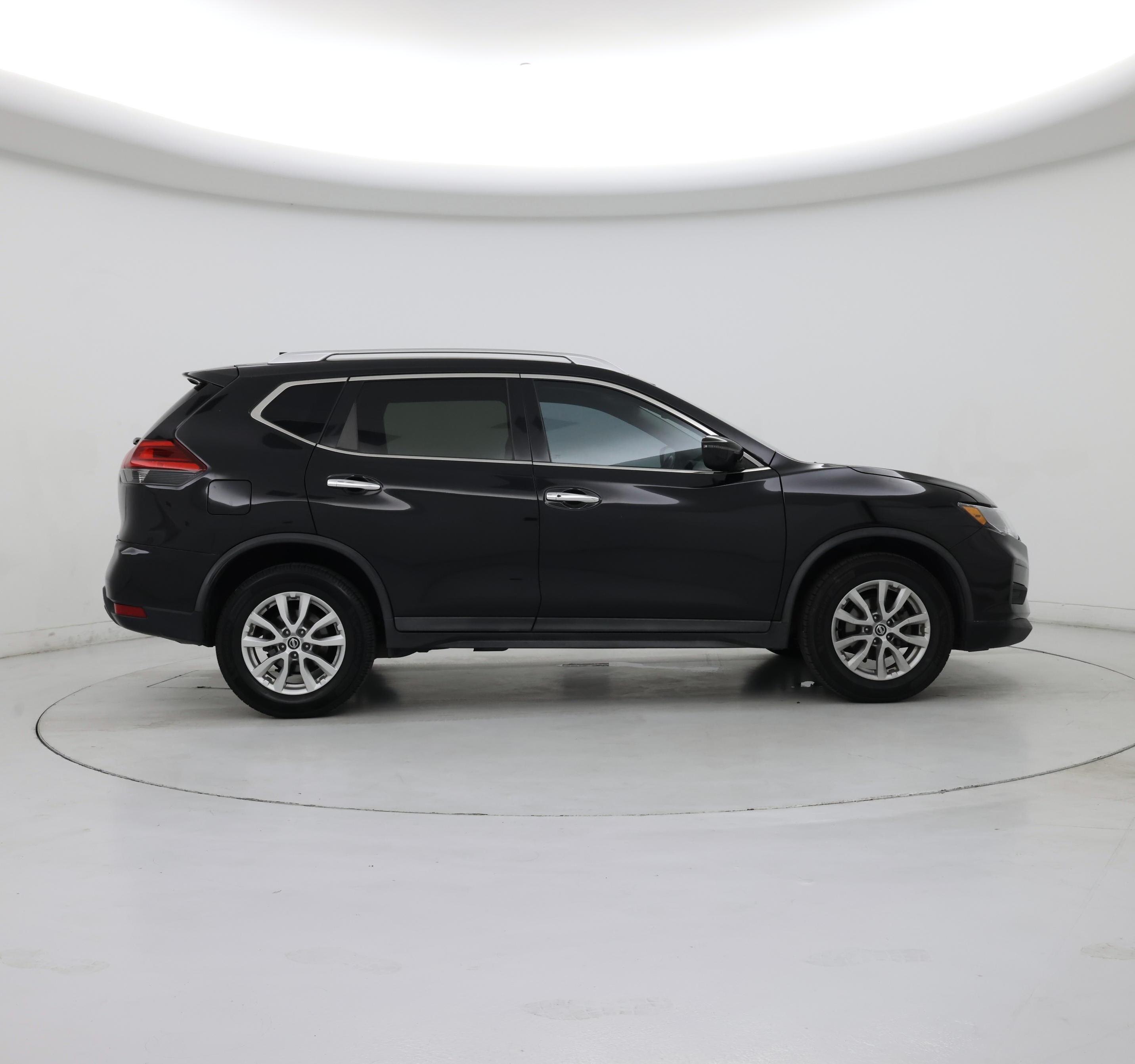 Thumbnail: 2017 Nissan Rogue - 7