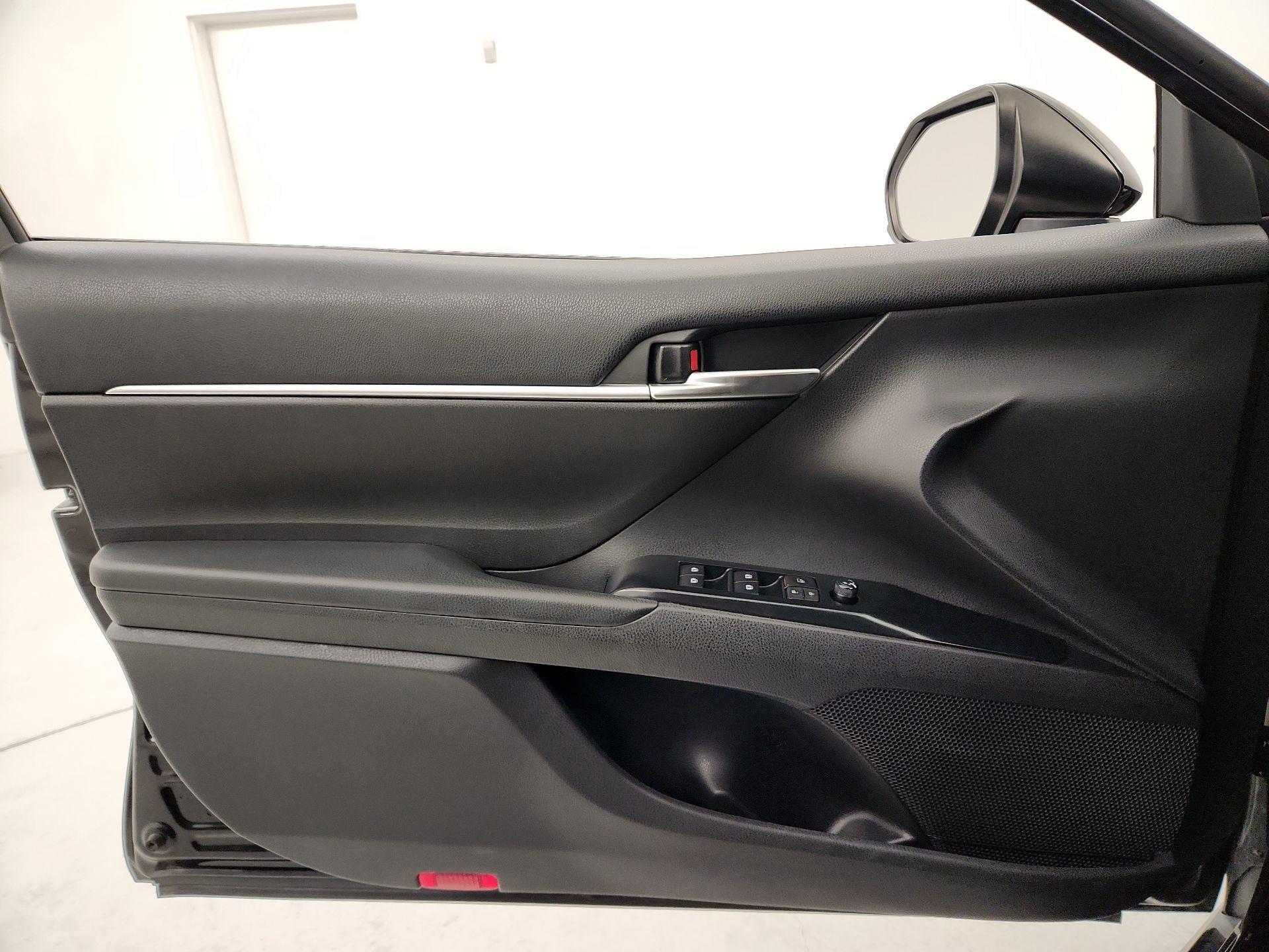 Thumbnail: 2020 Toyota Camry - 12