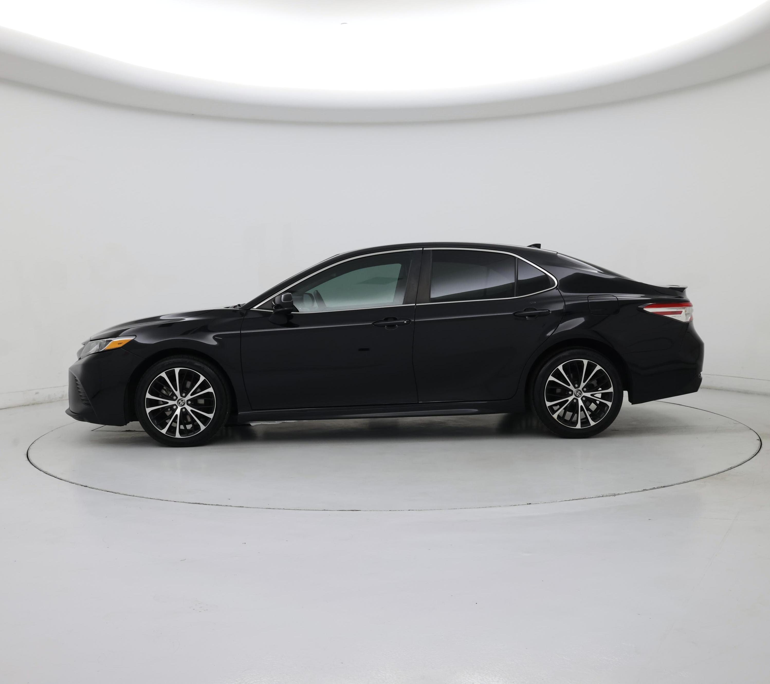 Thumbnail: 2020 Toyota Camry - 3