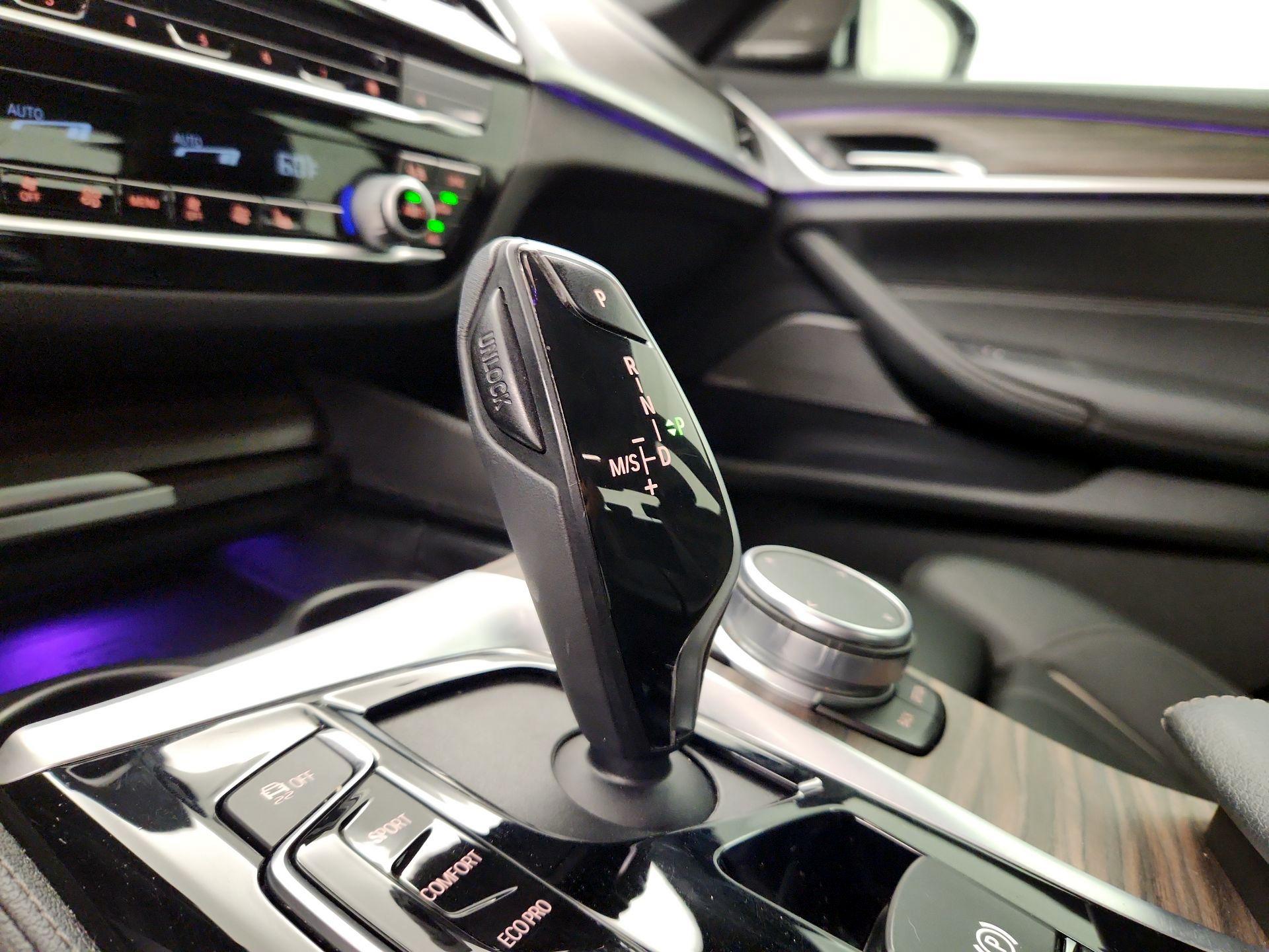 Thumbnail: 2020 BMW 5 Series - 17