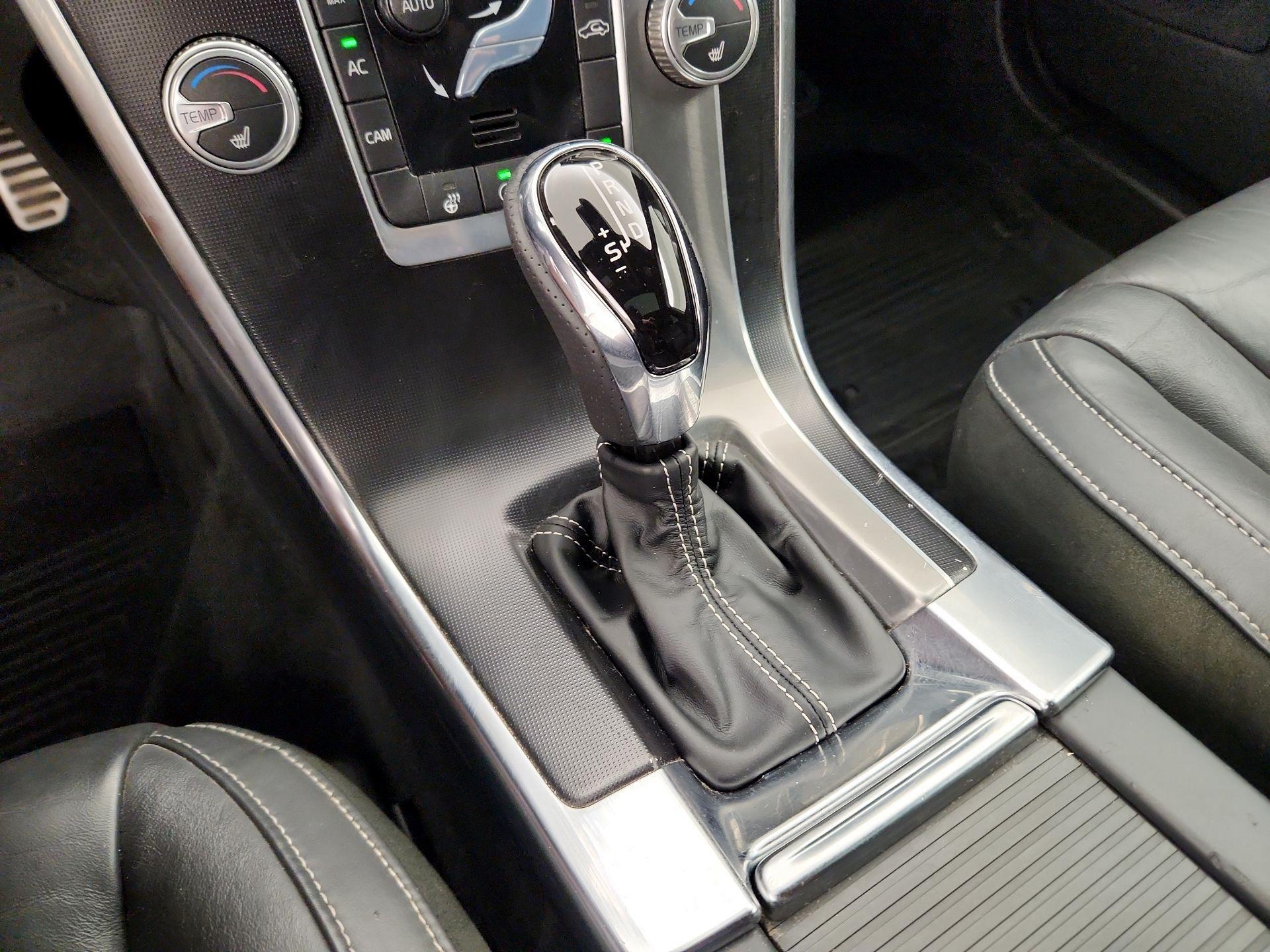 Thumbnail: 2016 Volvo XC60 - 18
