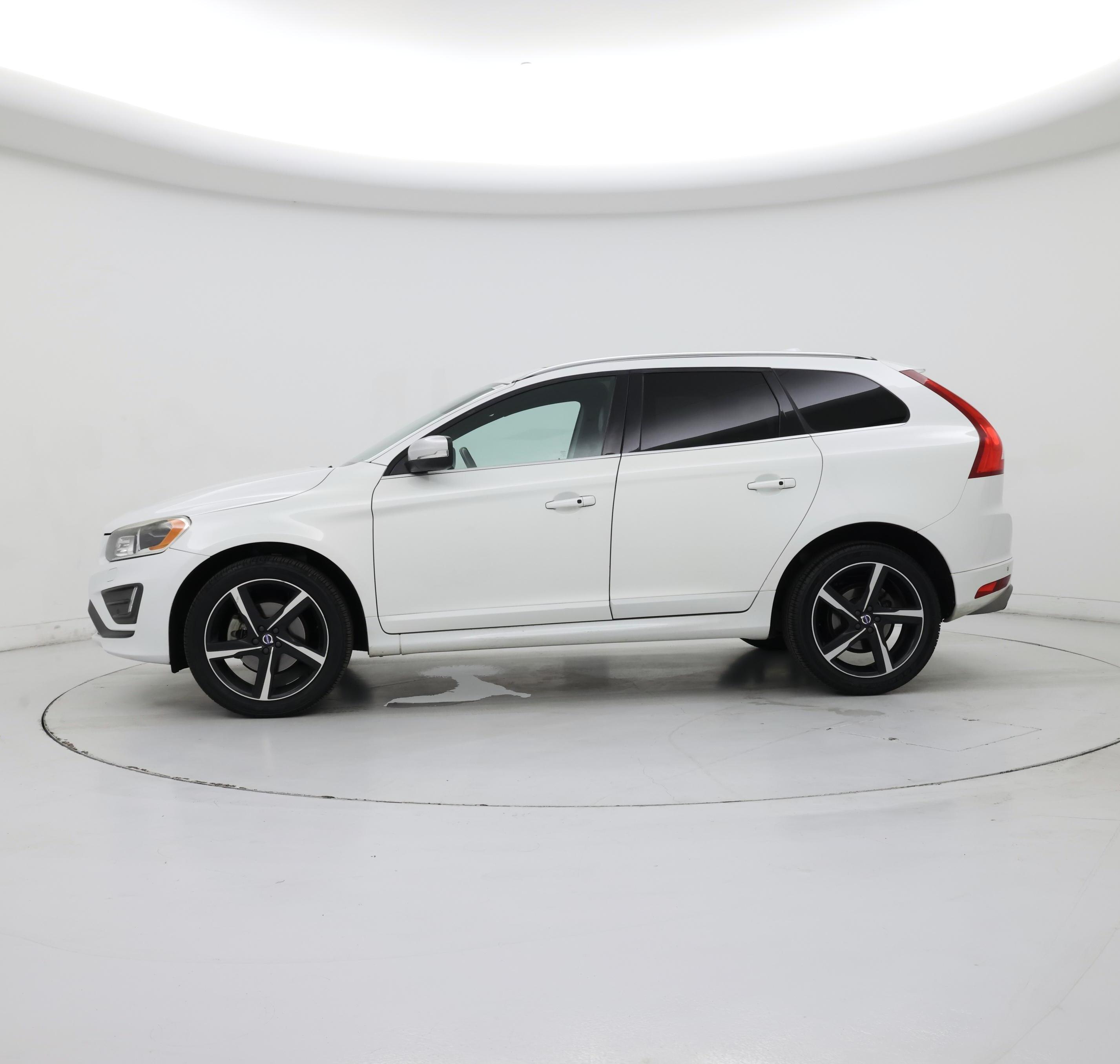 Thumbnail: 2016 Volvo XC60 - 3