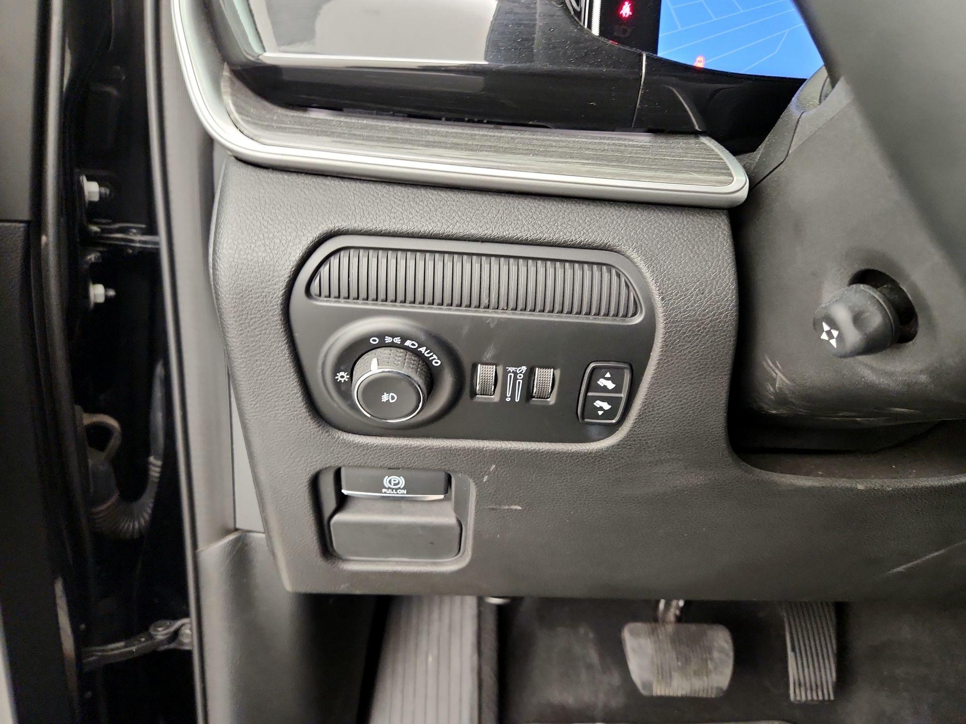 Thumbnail: 2022 Jeep Wagoneer - 13