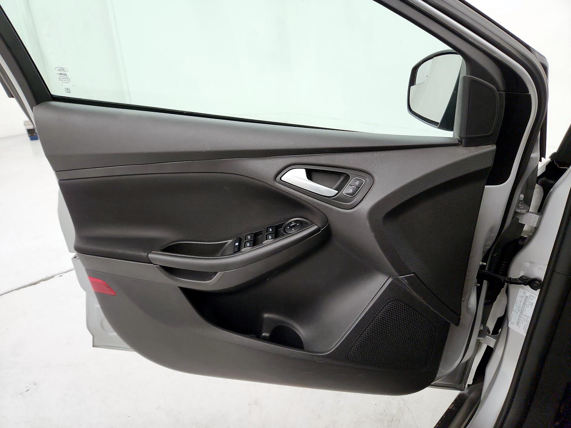 Thumbnail: 2018 Ford Focus - 12