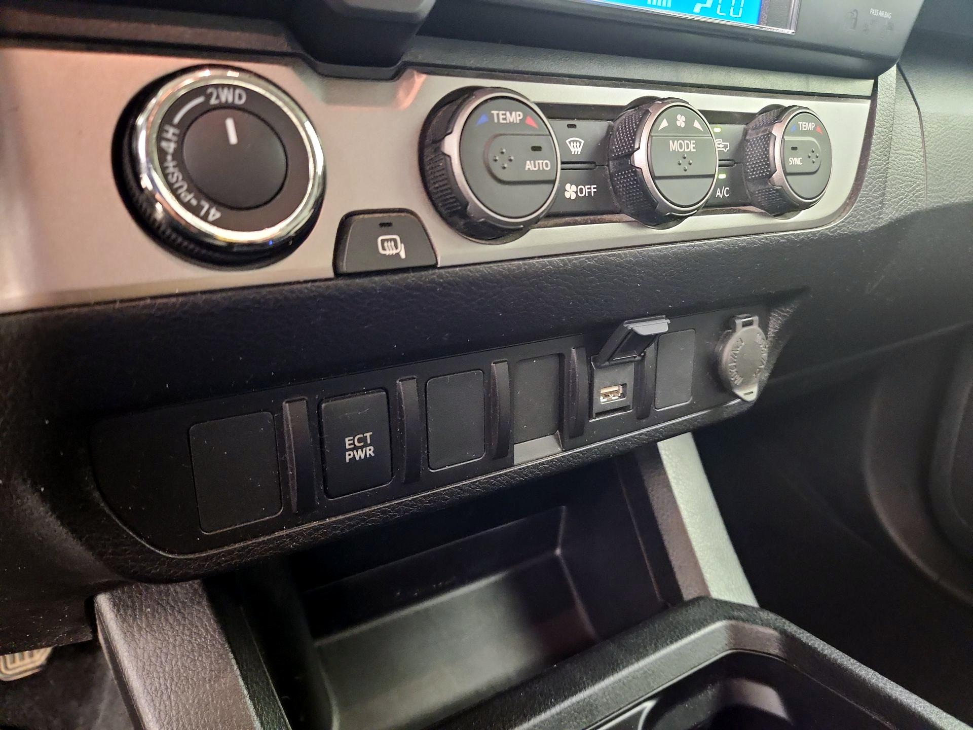 Thumbnail: 2021 Toyota Tacoma - 18