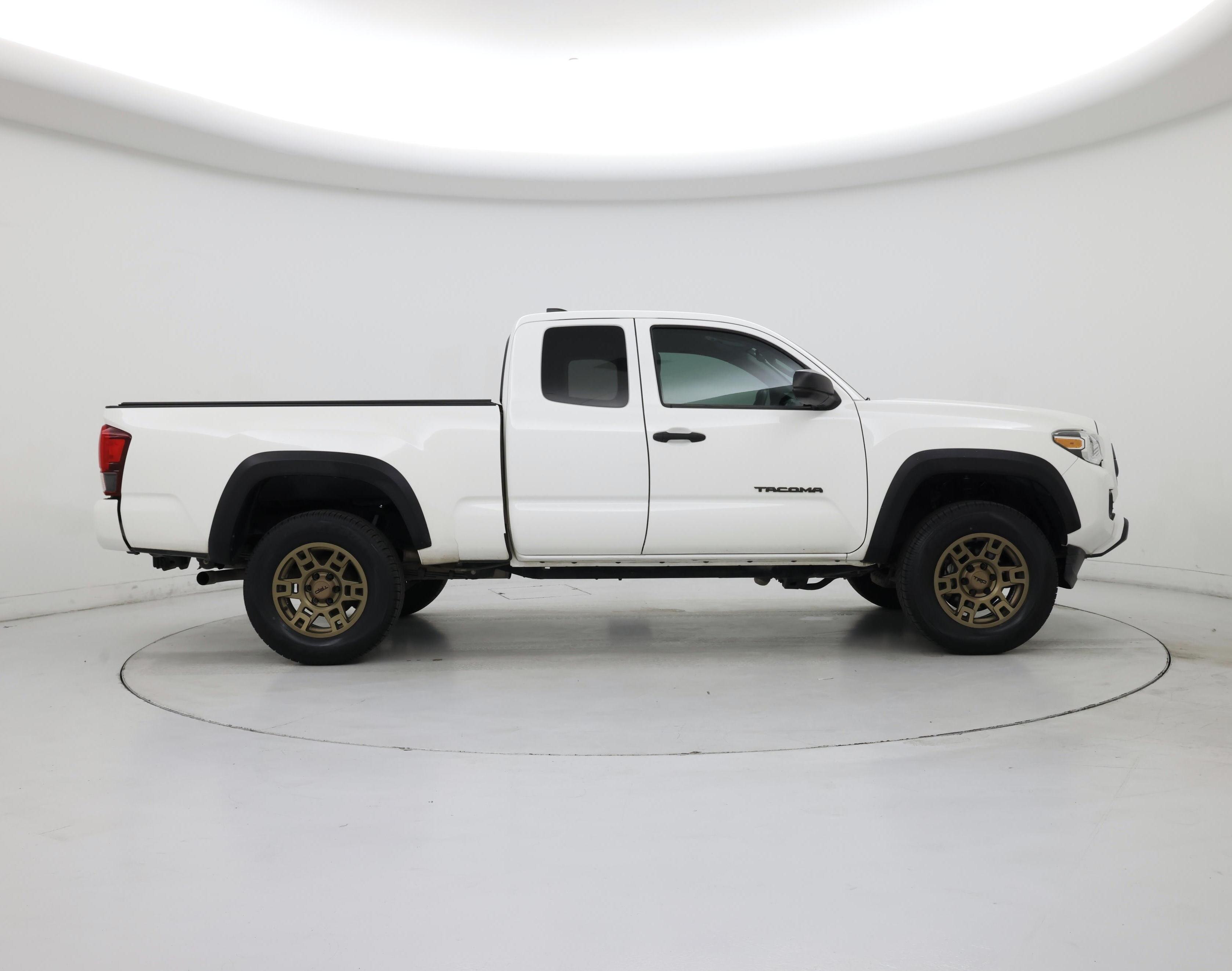 Thumbnail: 2021 Toyota Tacoma - 7