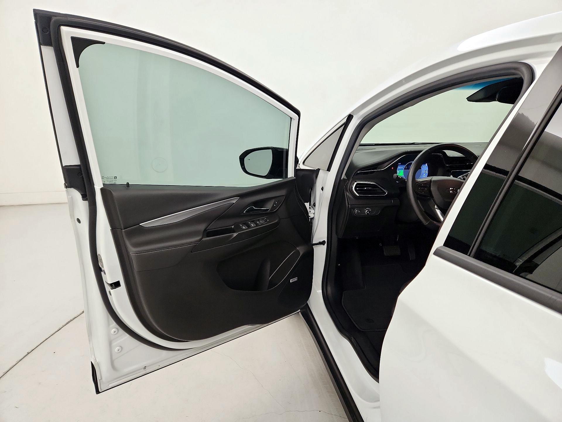 Thumbnail: 2023 Chevrolet Bolt EV - 12