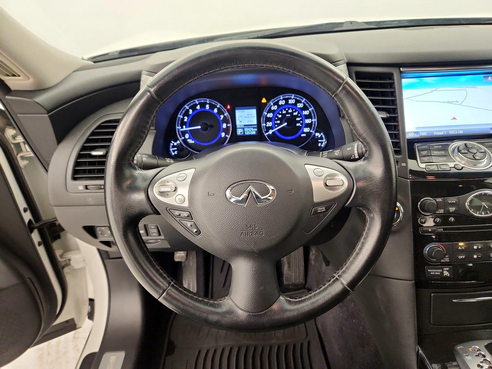 Thumbnail: 2015 INFINITI QX70 - 10