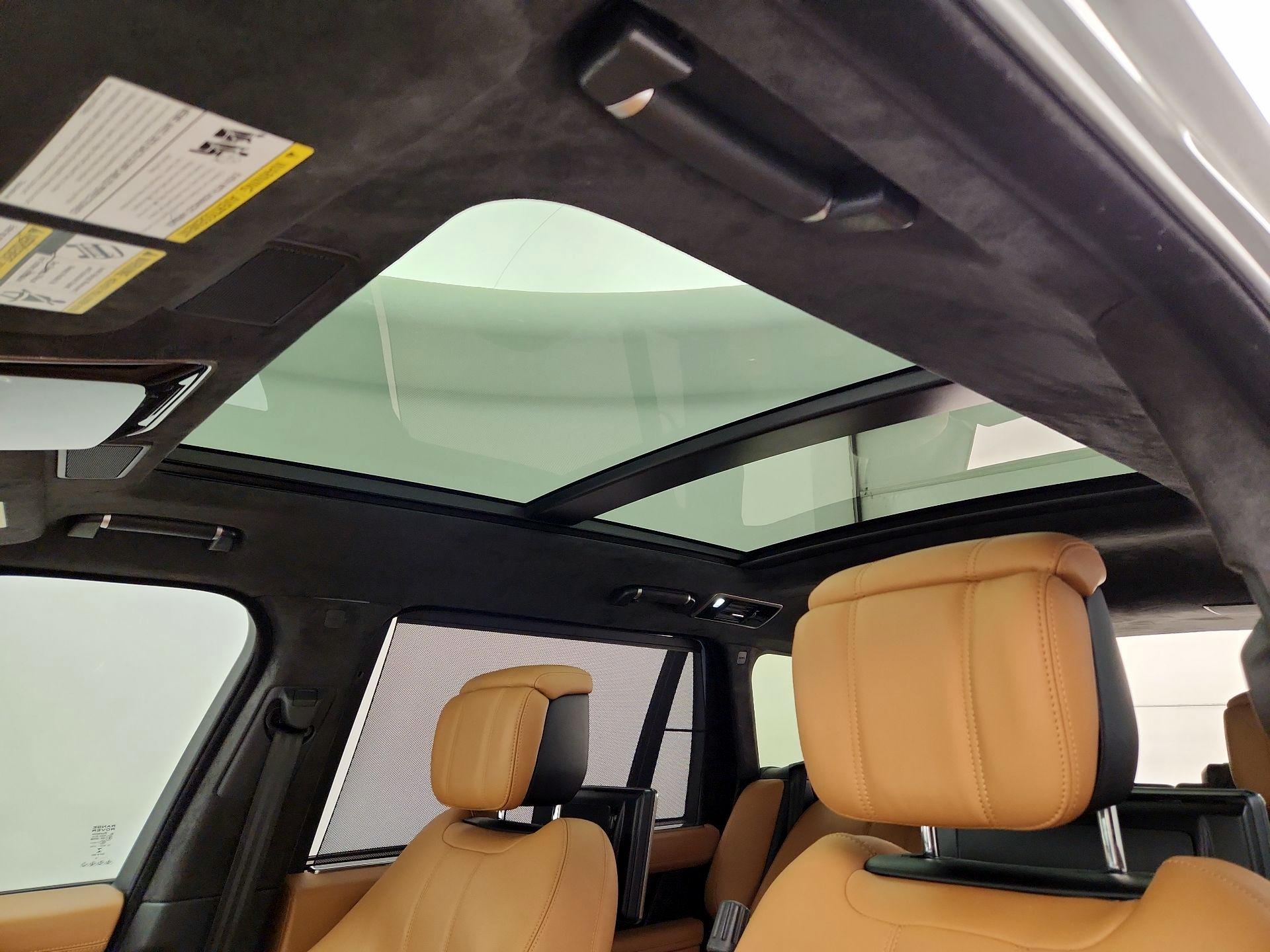 Thumbnail: 2018 Land Rover Range Rover - 20