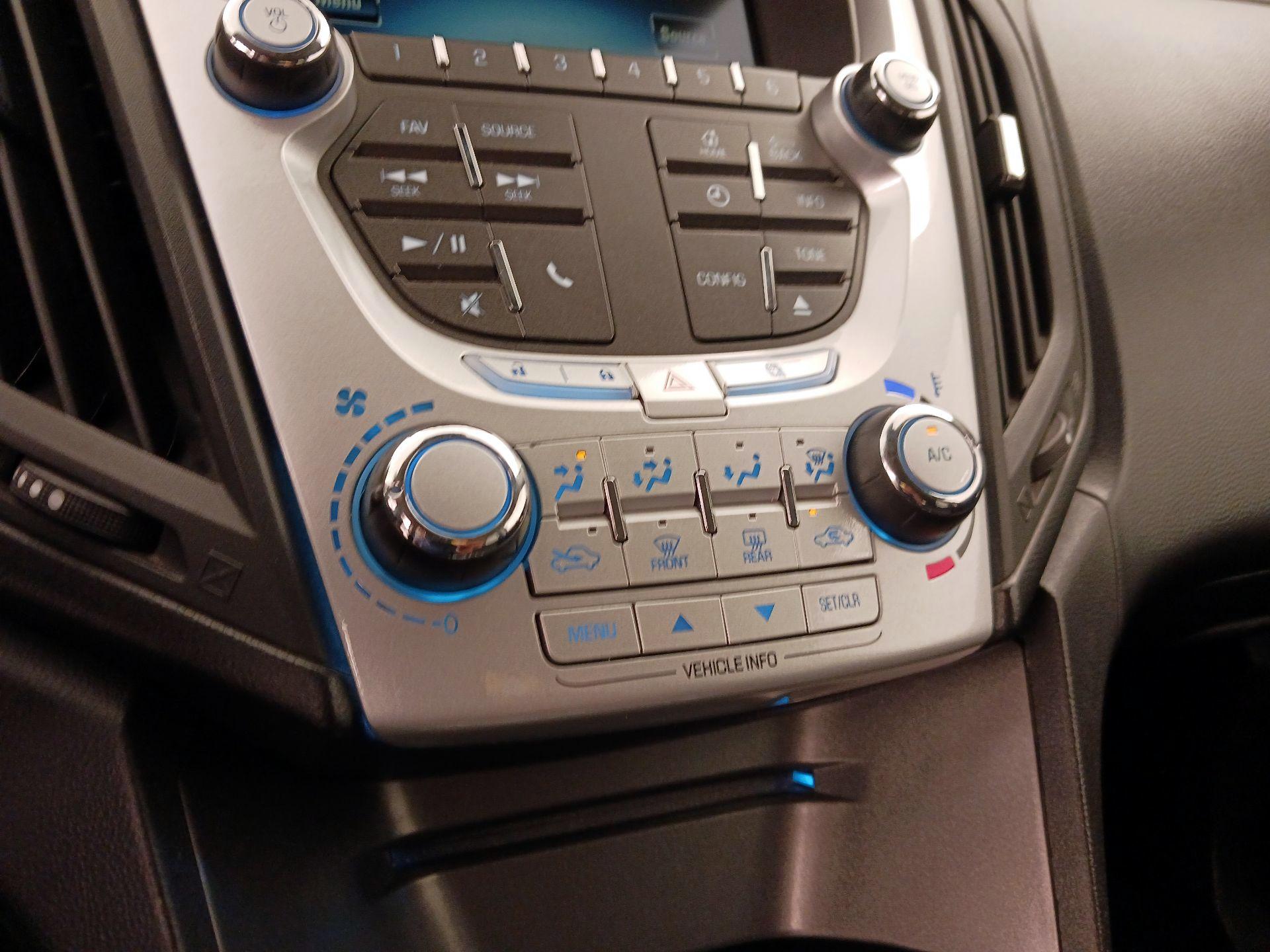 Thumbnail: 2015 Chevrolet Equinox - 16