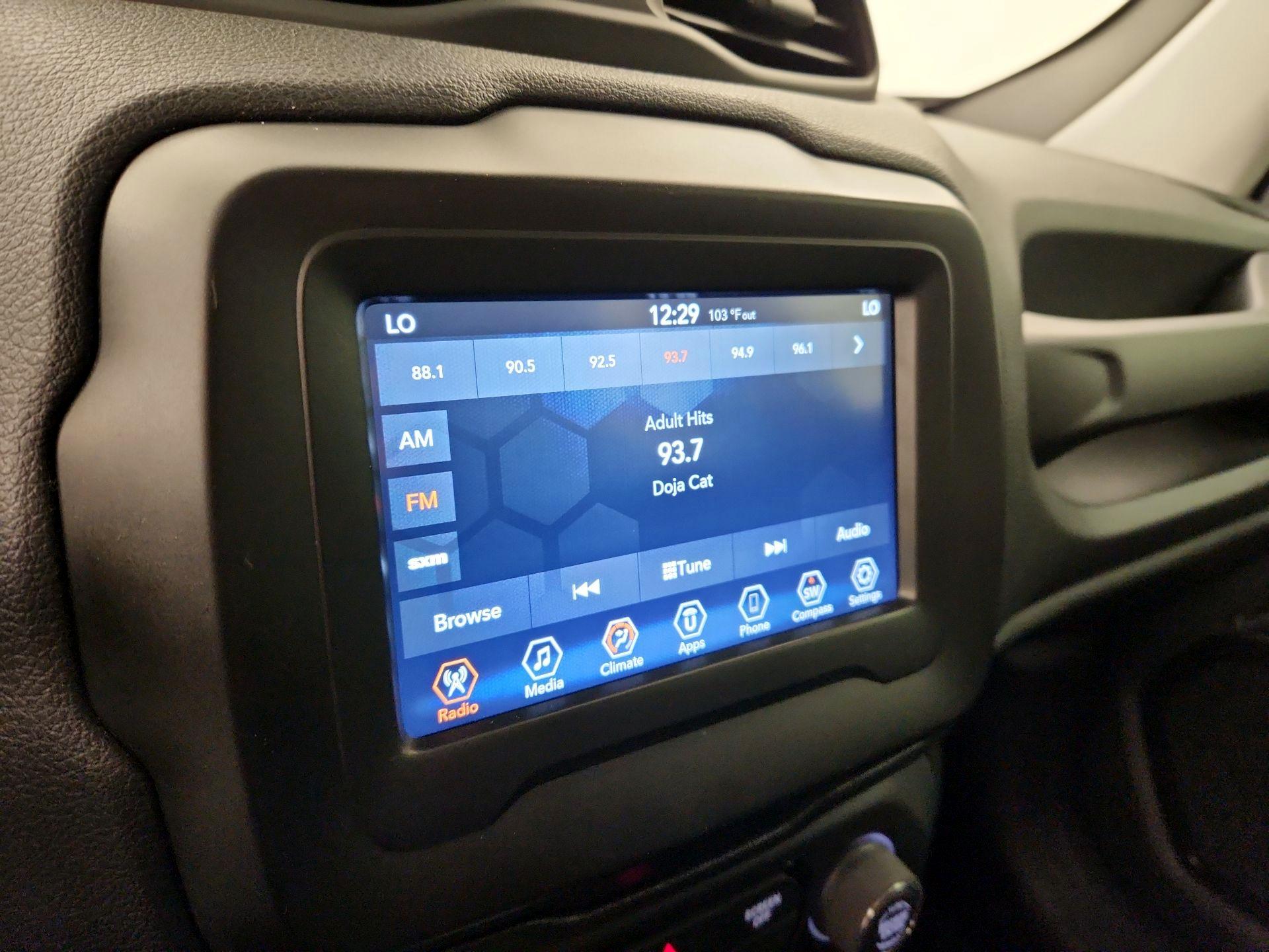 Thumbnail: 2020 Jeep Renegade - 15