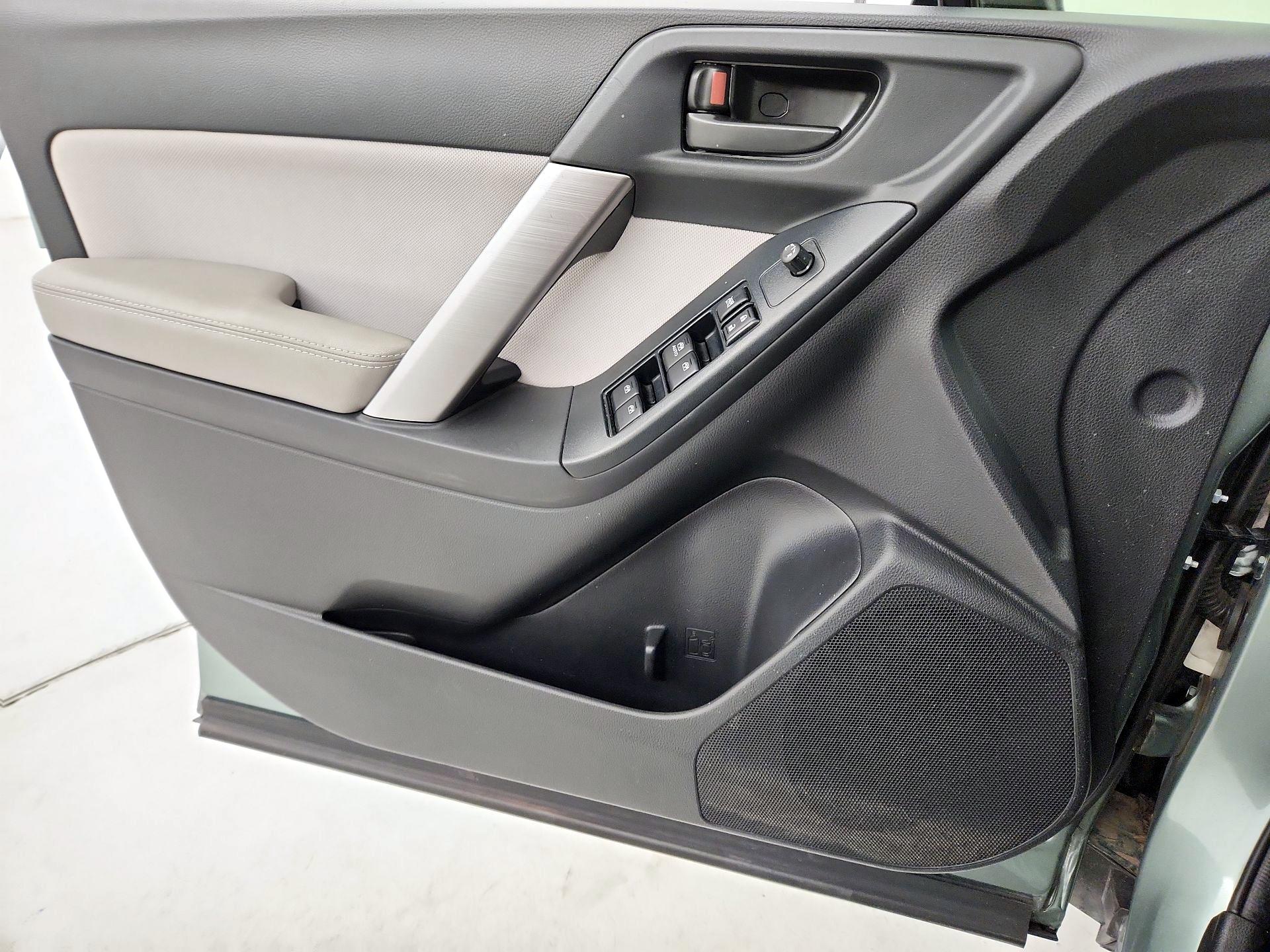 Thumbnail: 2016 Subaru Forester - 12