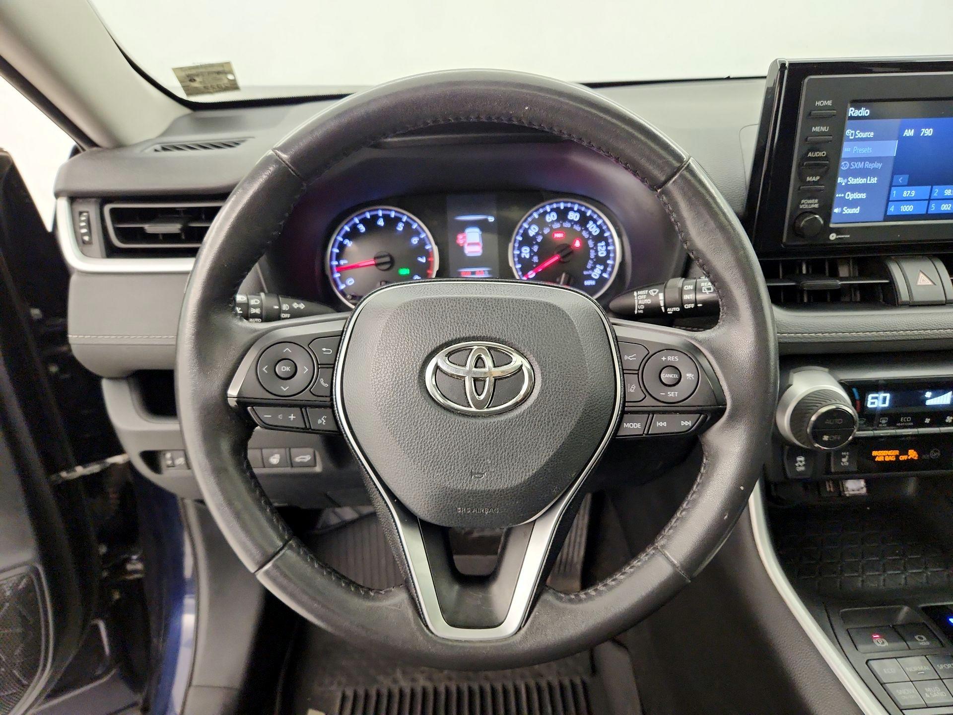 Thumbnail: 2021 Toyota RAV4 - 10