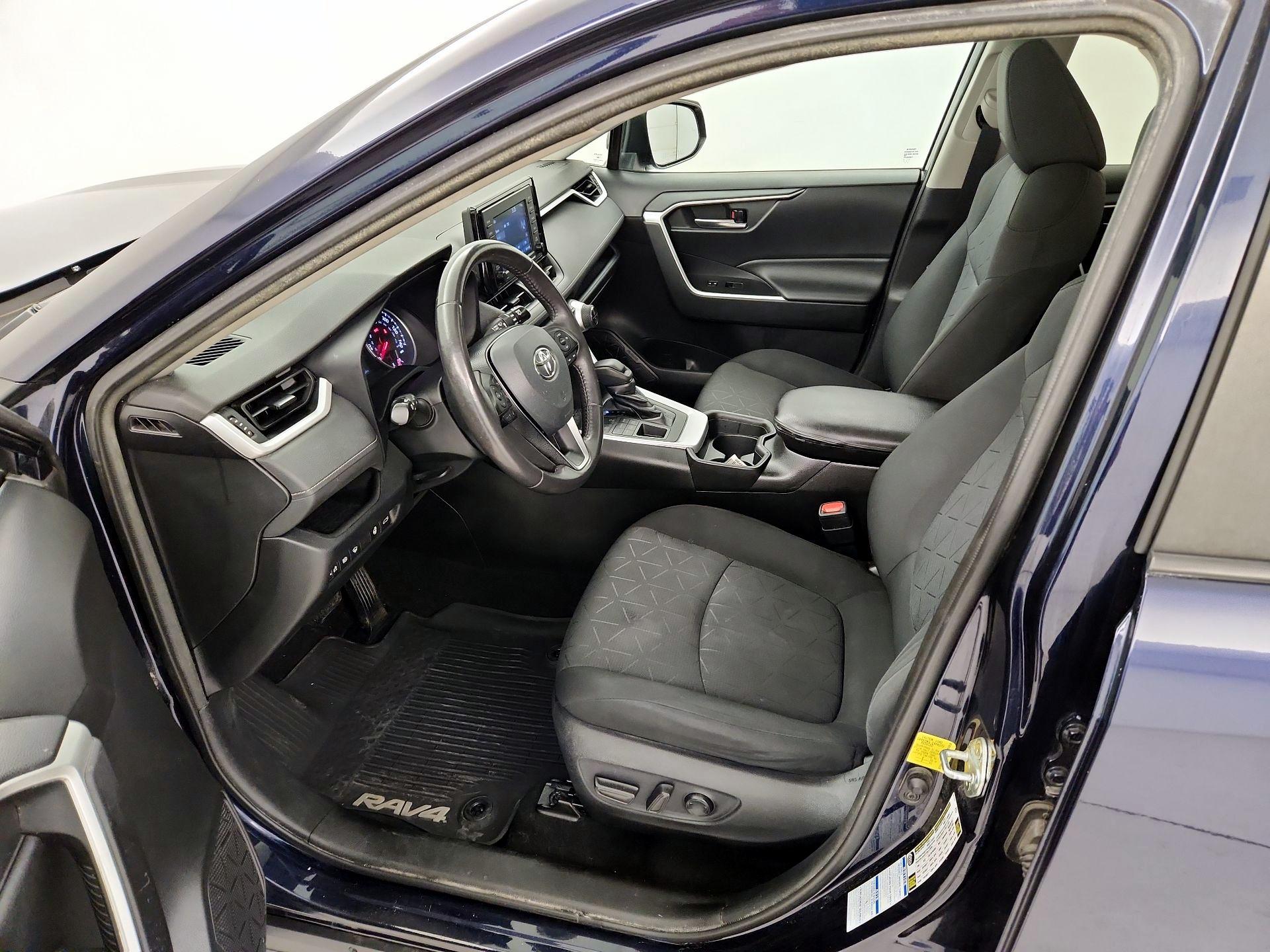 Thumbnail: 2021 Toyota RAV4 - 11