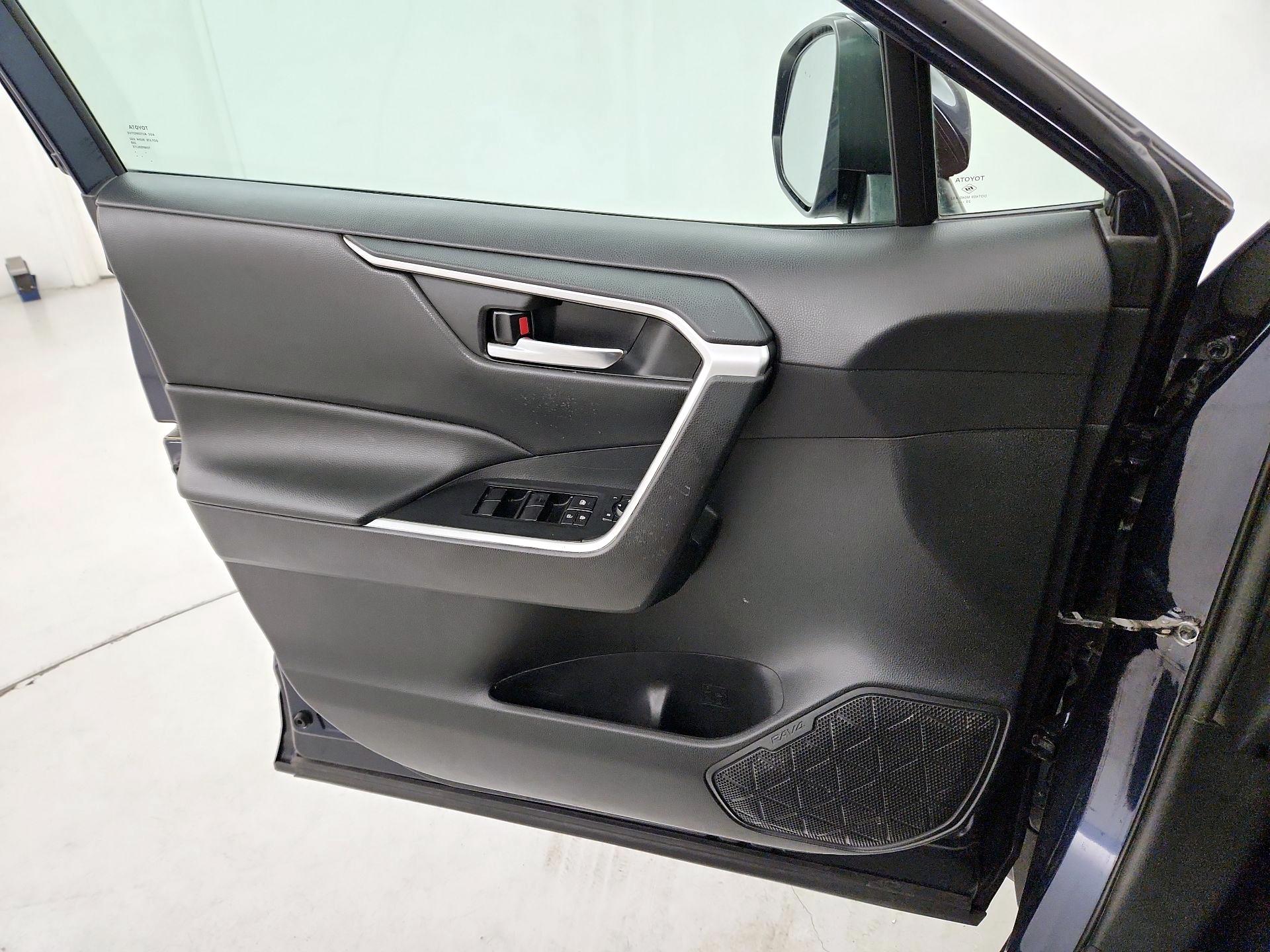 Thumbnail: 2021 Toyota RAV4 - 12