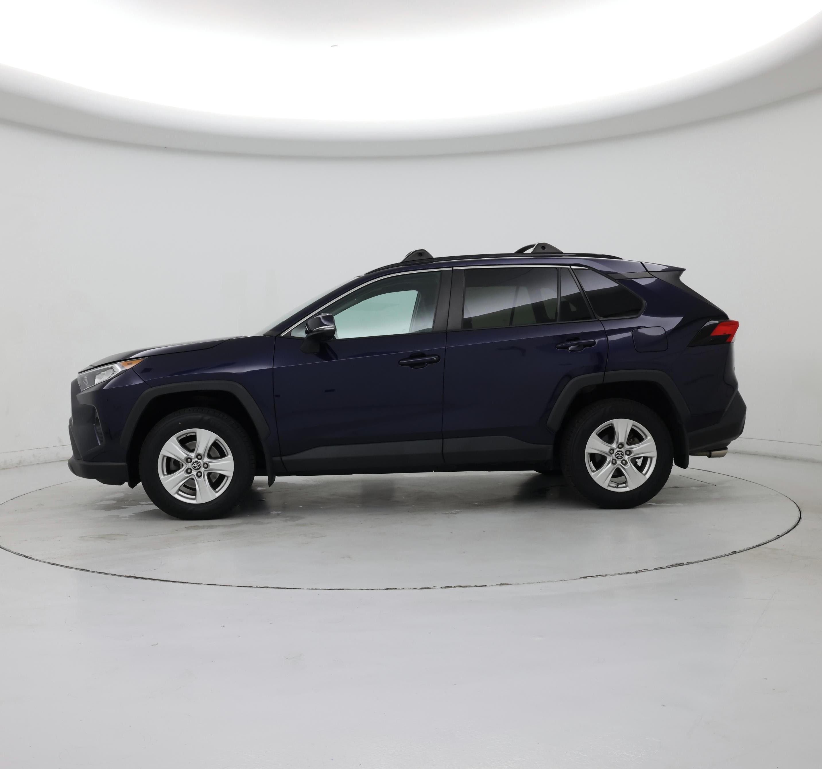 Thumbnail: 2021 Toyota RAV4 - 3
