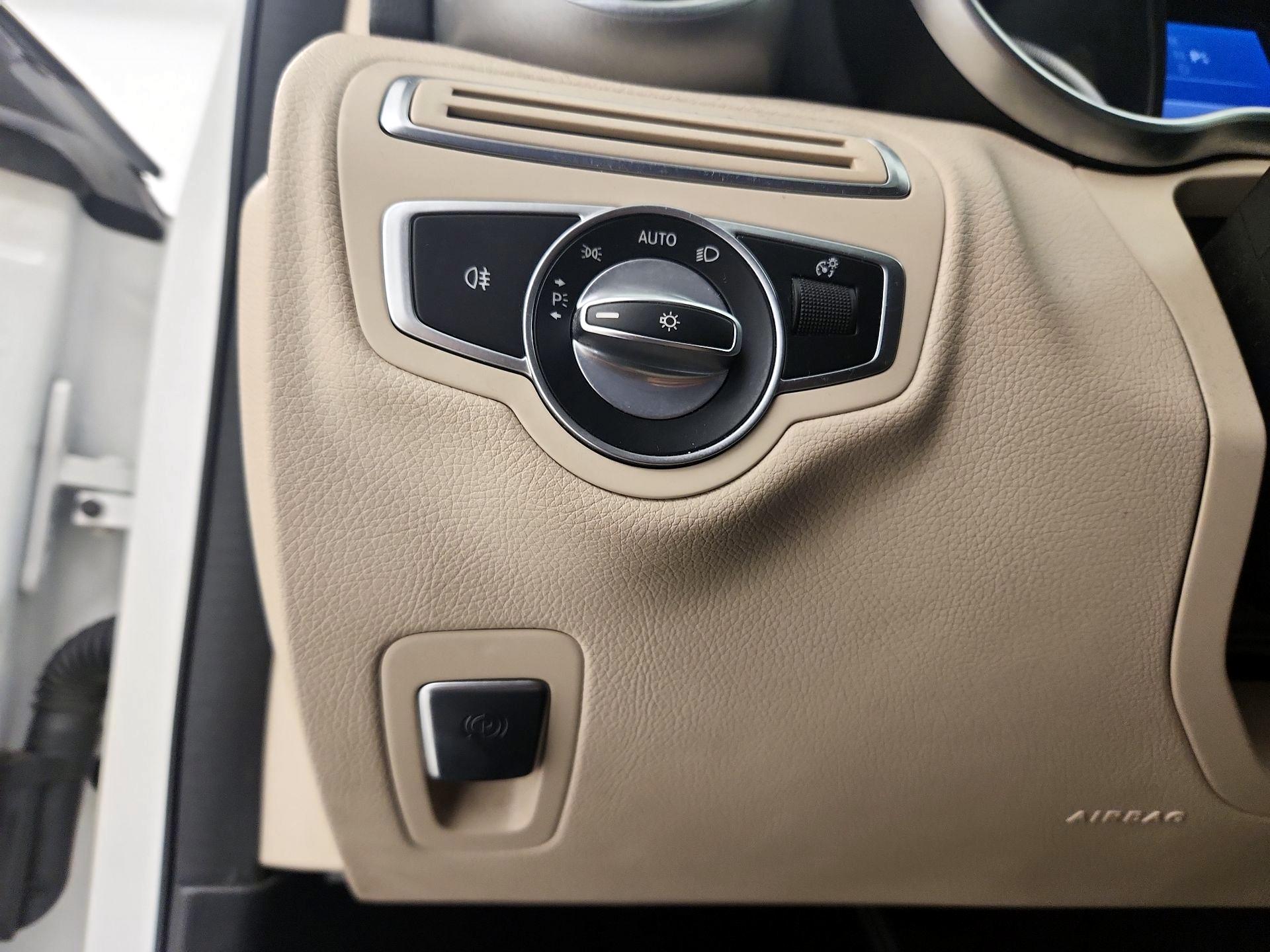 Thumbnail: 2017 Mercedes-Benz C-Class - 13