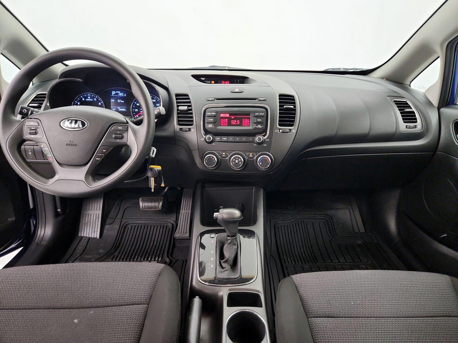 Thumbnail: 2017 Kia Forte - 9