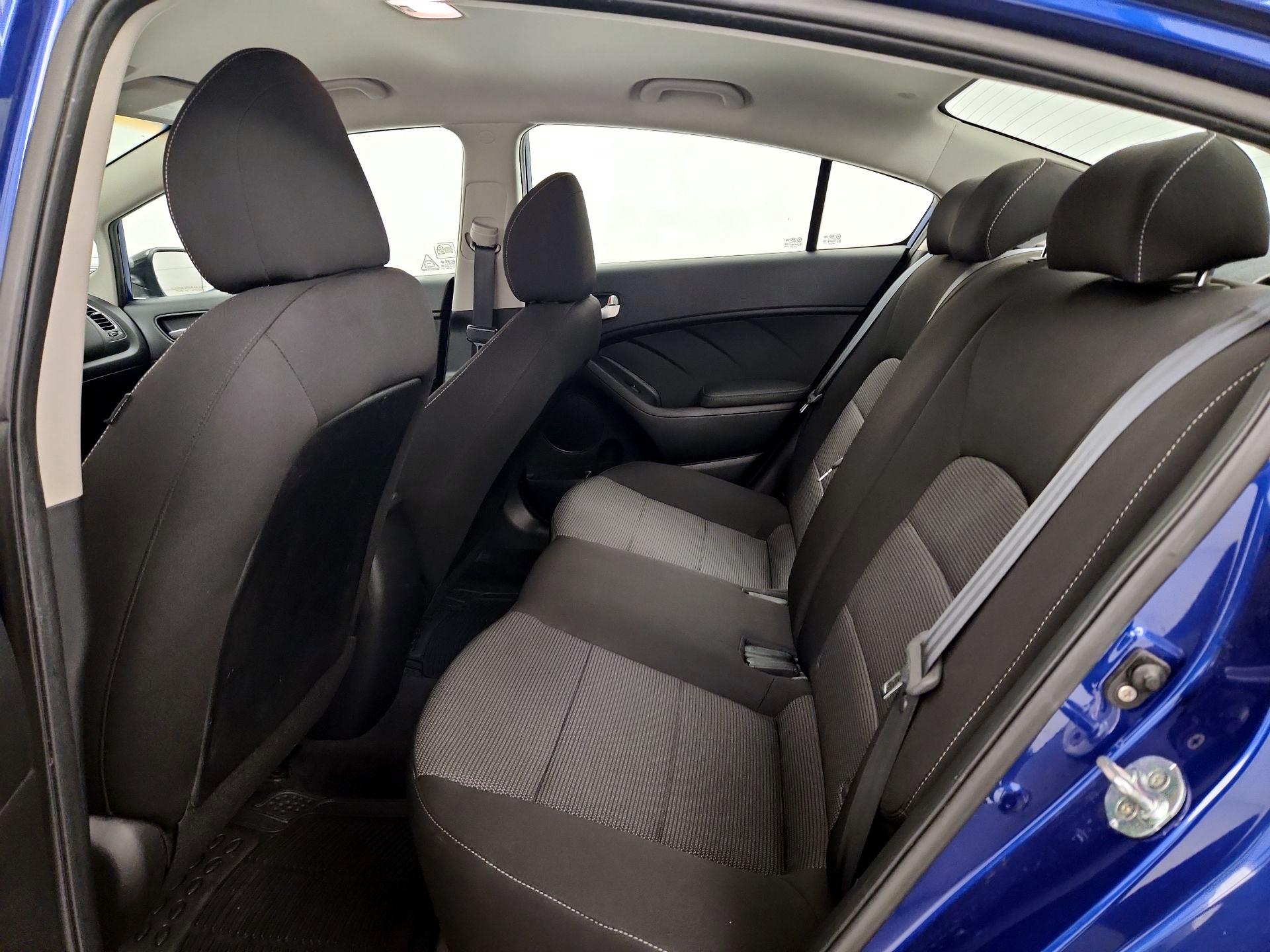 Thumbnail: 2017 Kia Forte - 18