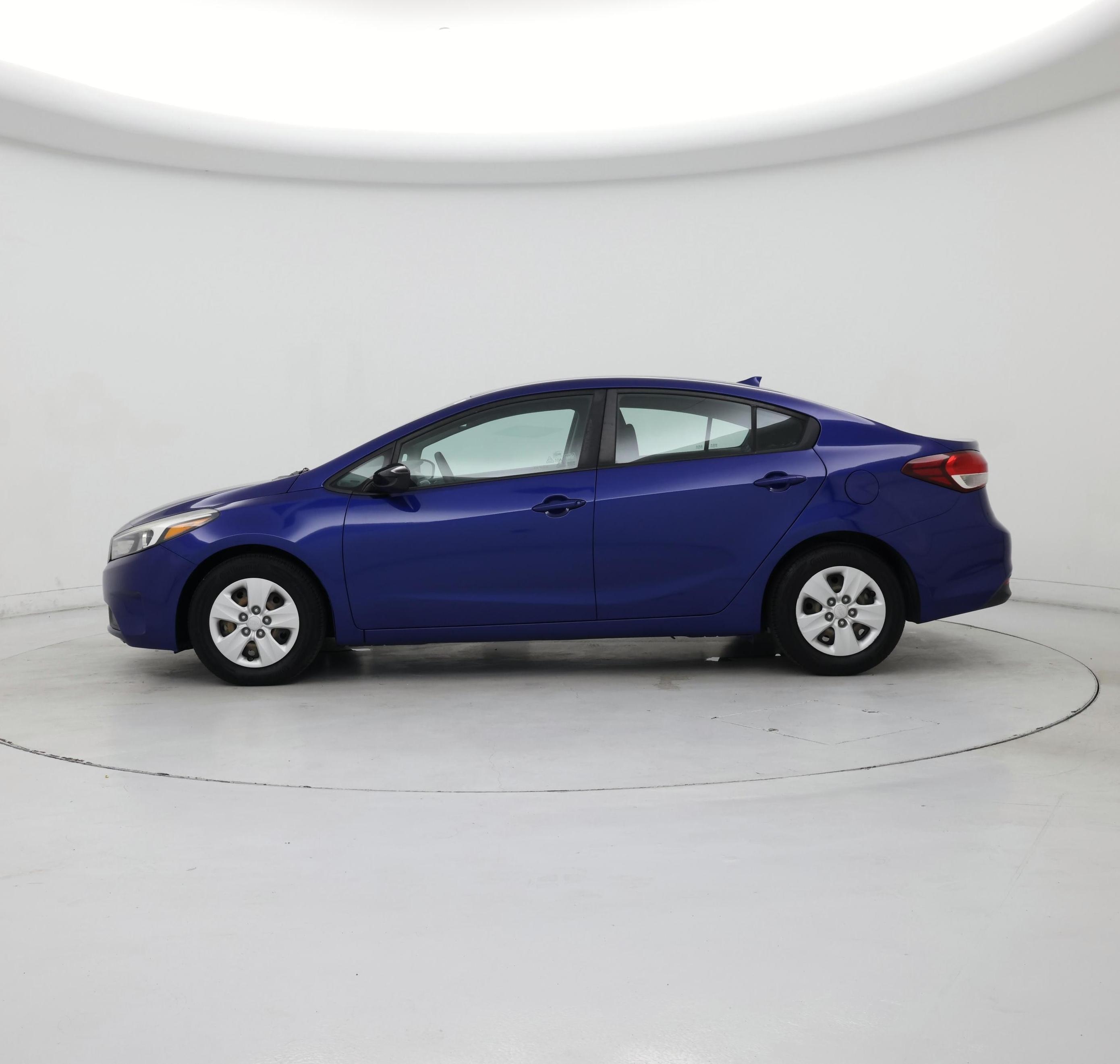 Thumbnail: 2017 Kia Forte - 3