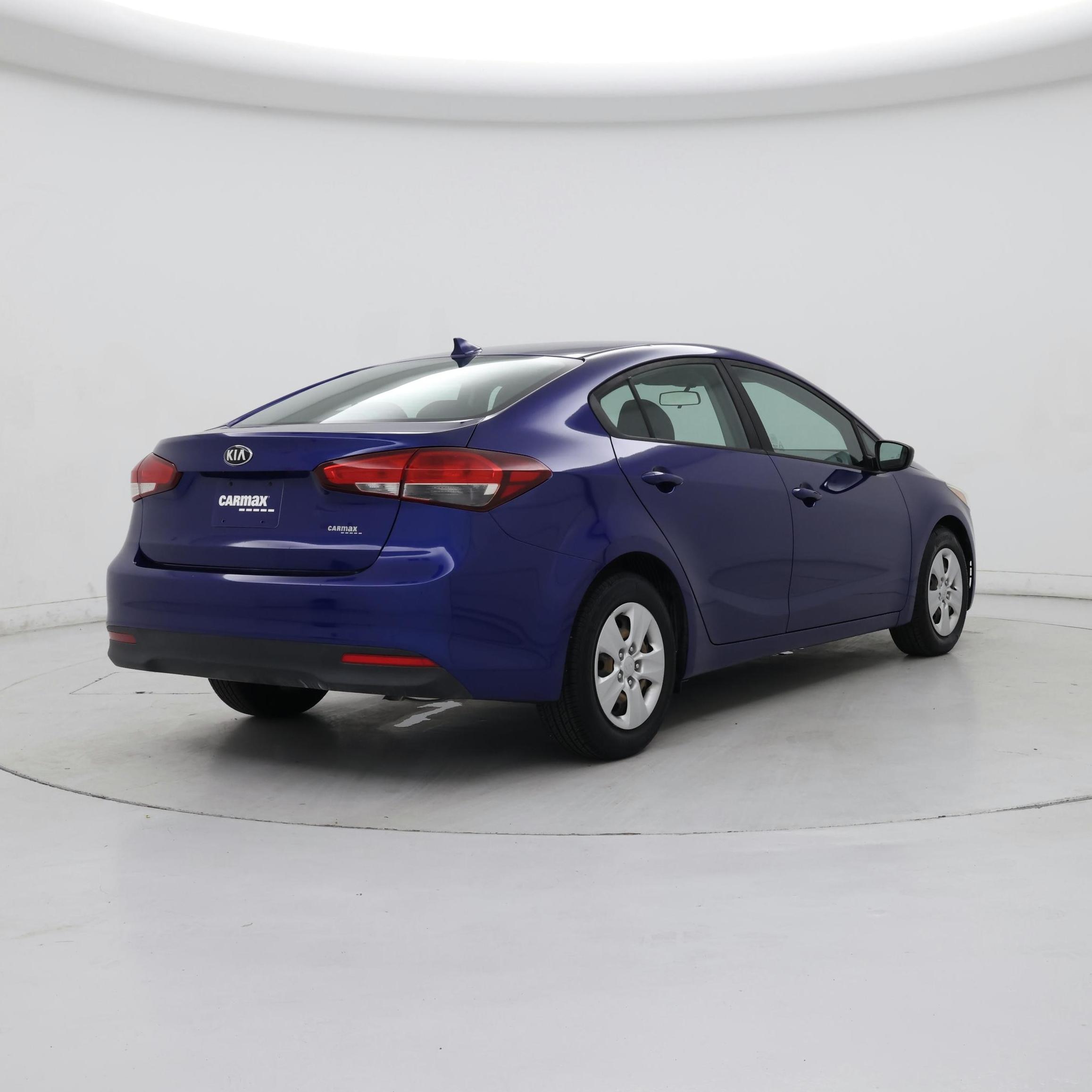 Thumbnail: 2017 Kia Forte - 8