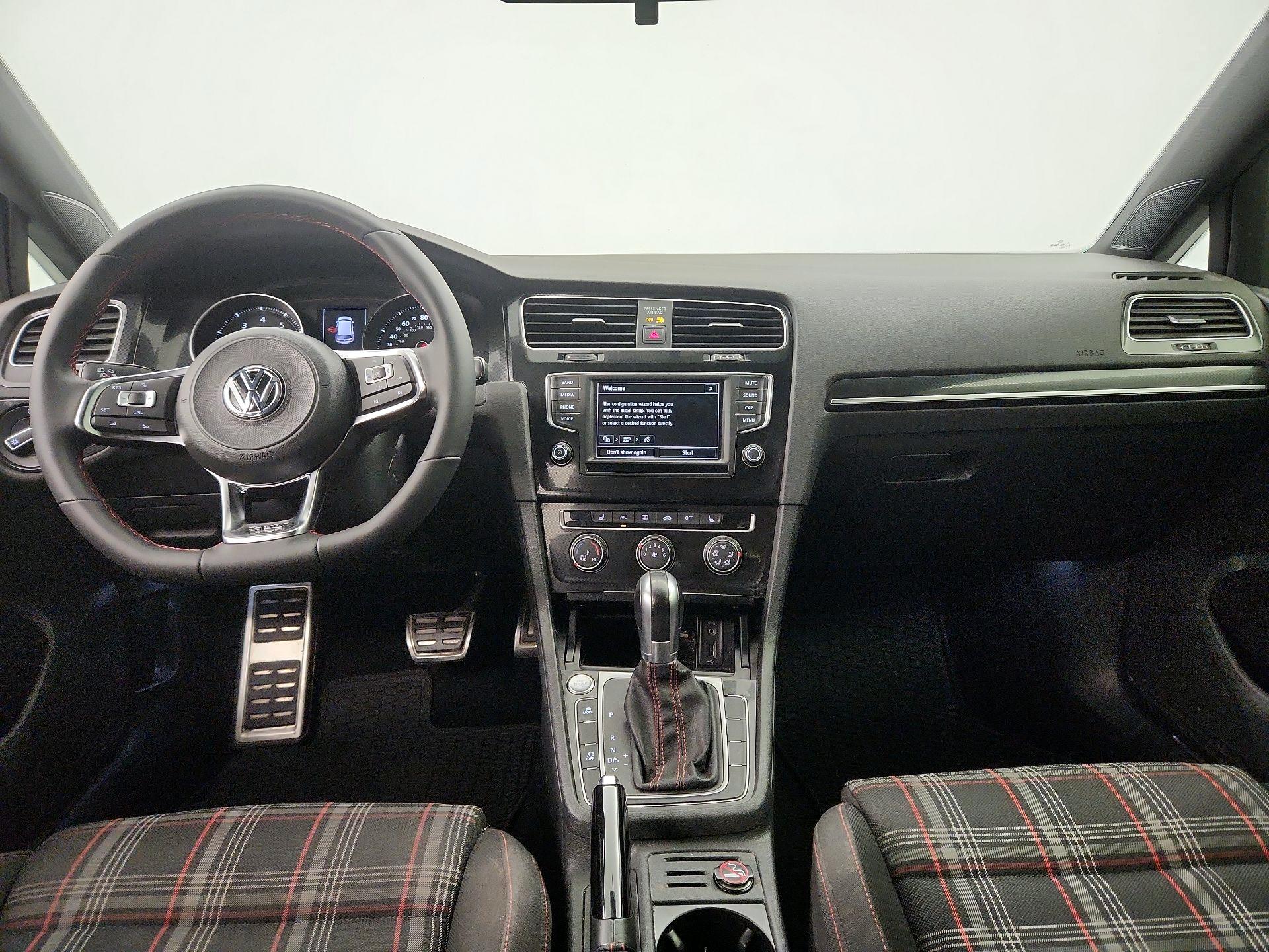 Thumbnail: 2017 Volkswagen Golf - 9