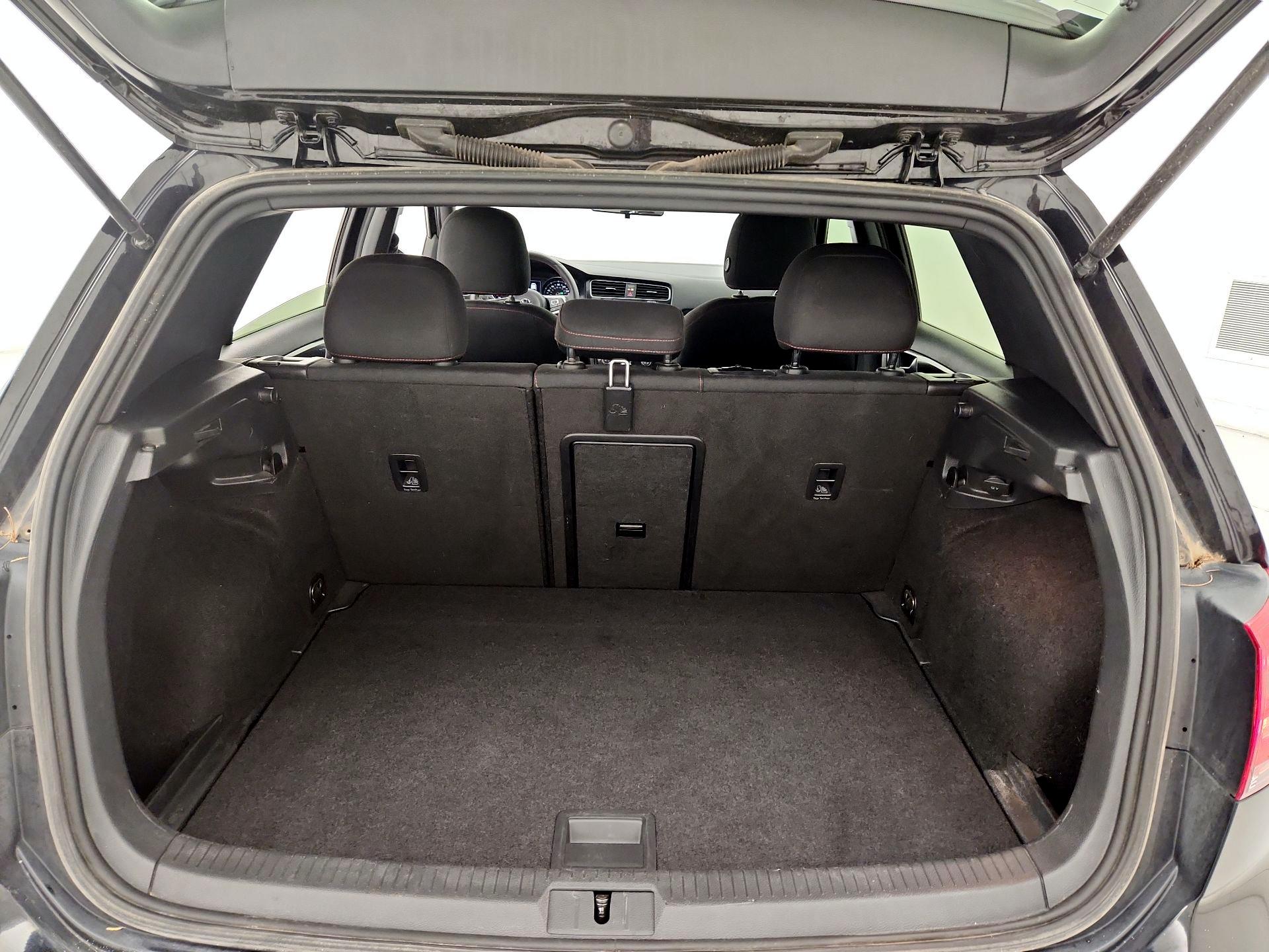 Thumbnail: 2017 Volkswagen Golf - 20