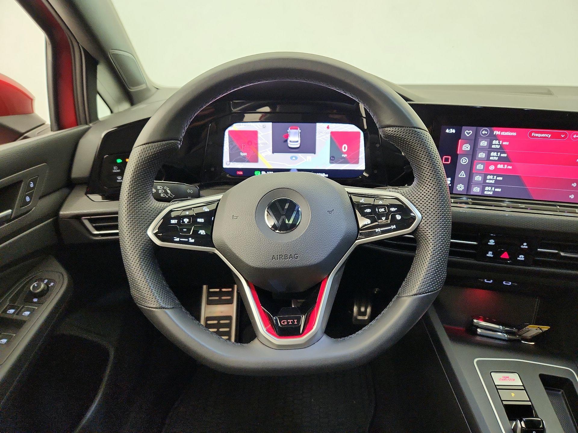 Thumbnail: 2022 Volkswagen Golf - 10