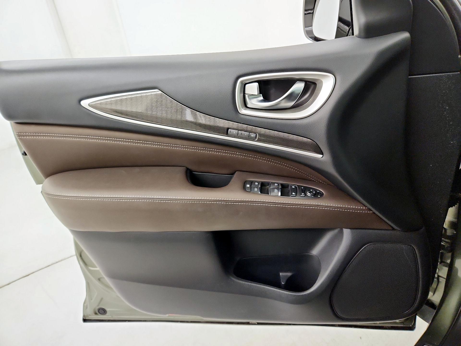 Thumbnail: 2016 INFINITI QX60 - 12