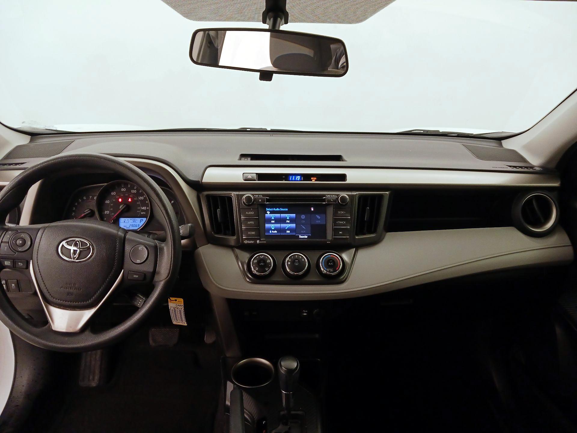 Thumbnail: 2015 Toyota RAV4 - 9