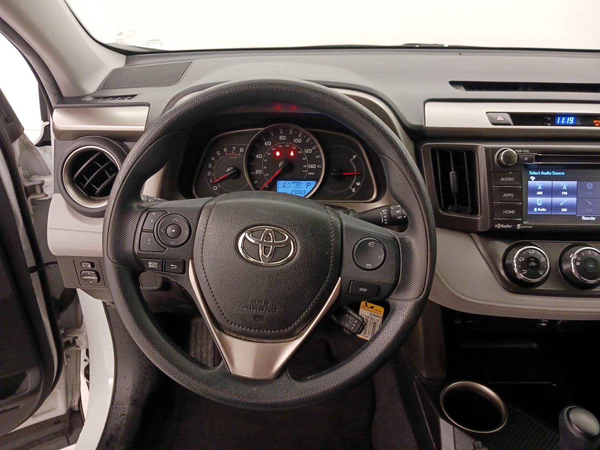 Thumbnail: 2015 Toyota RAV4 - 10